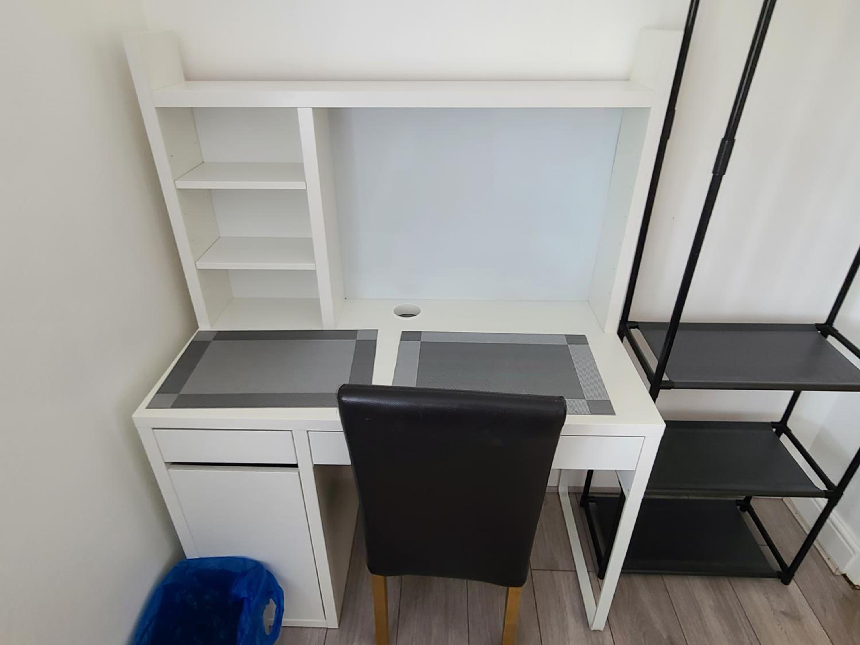 Triple Room with Shared Bathroom photo 2