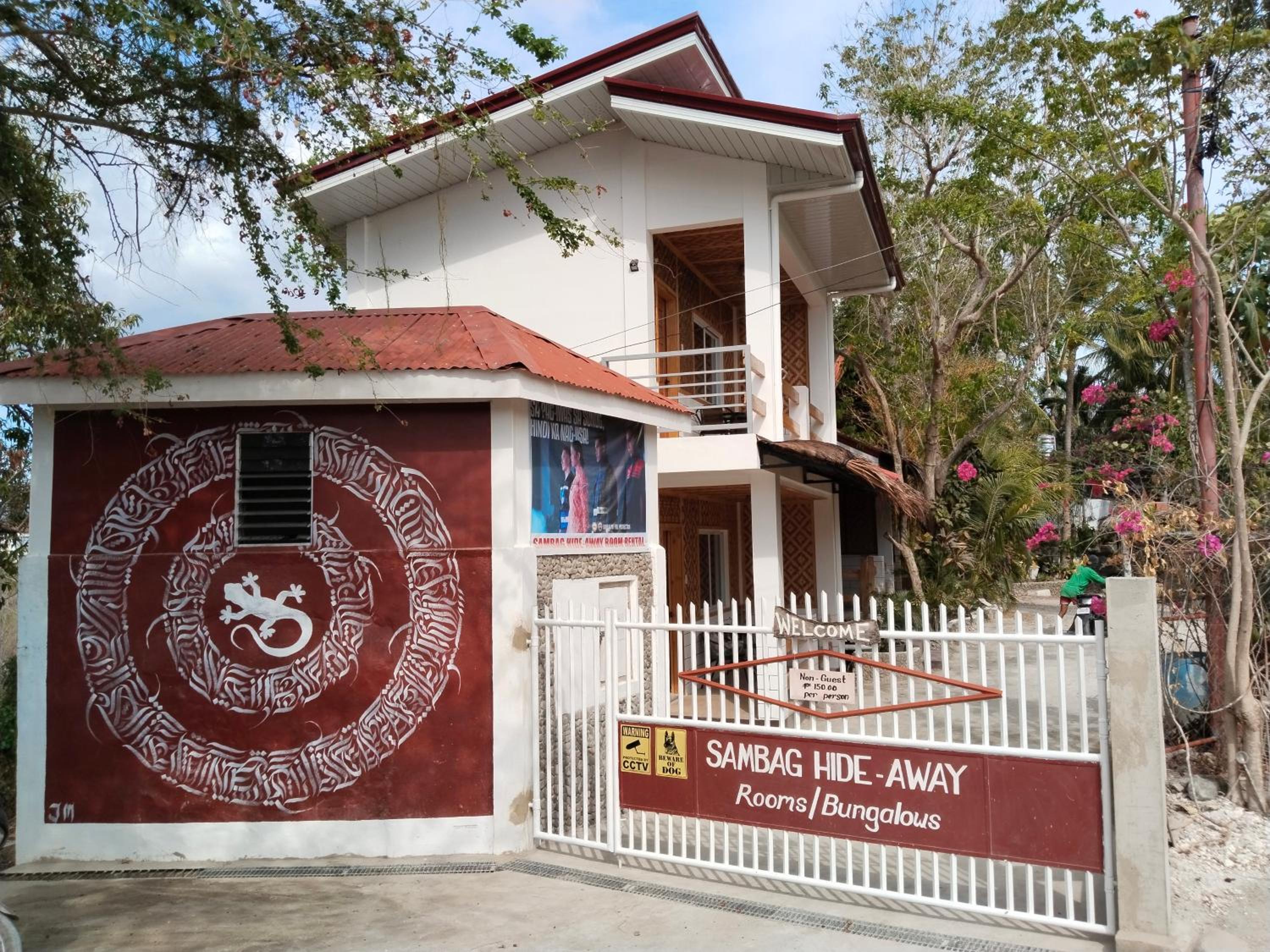 Deluxe Bungalow with Garden View - Photo 11