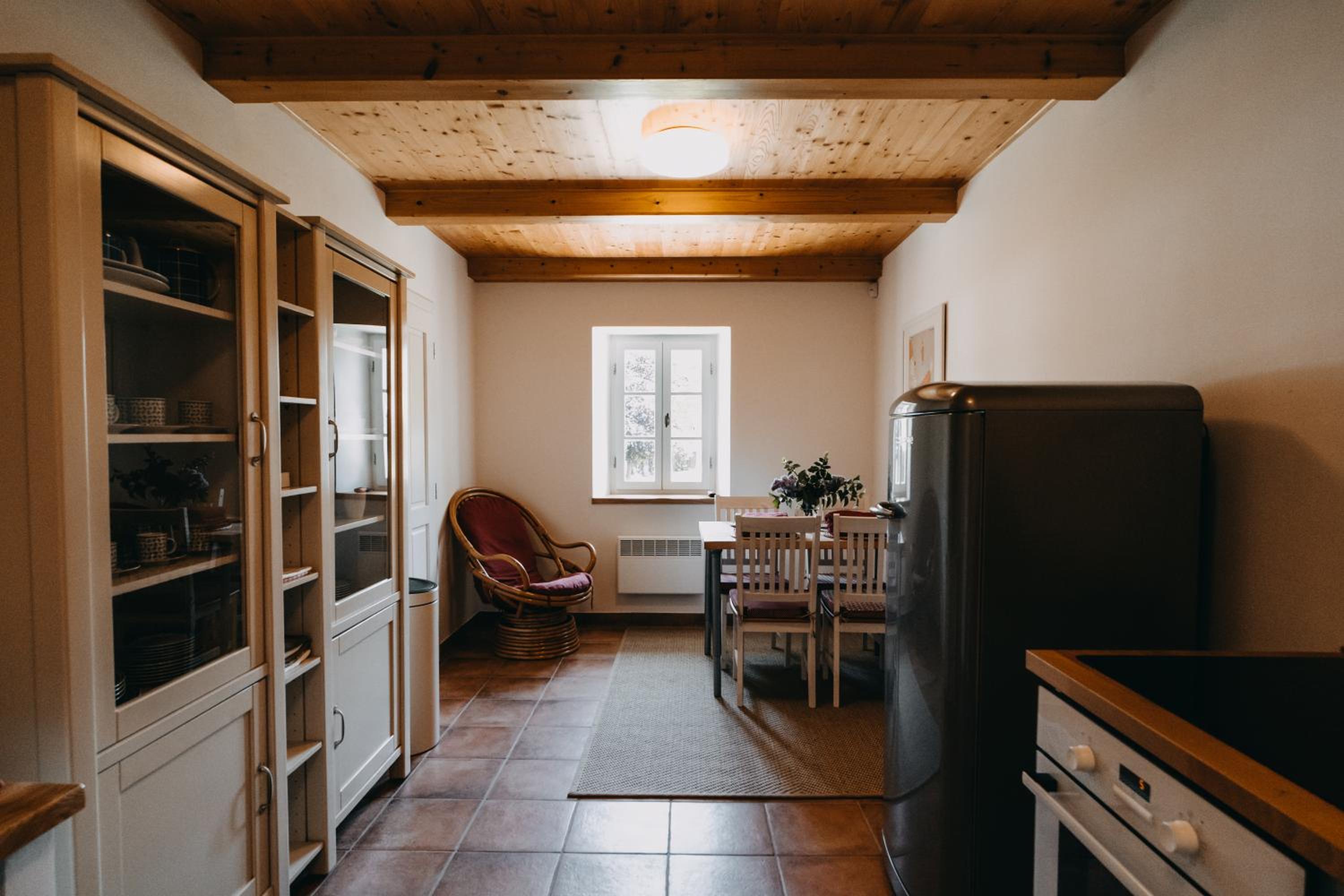 One-Bedroom Apartment photo 2