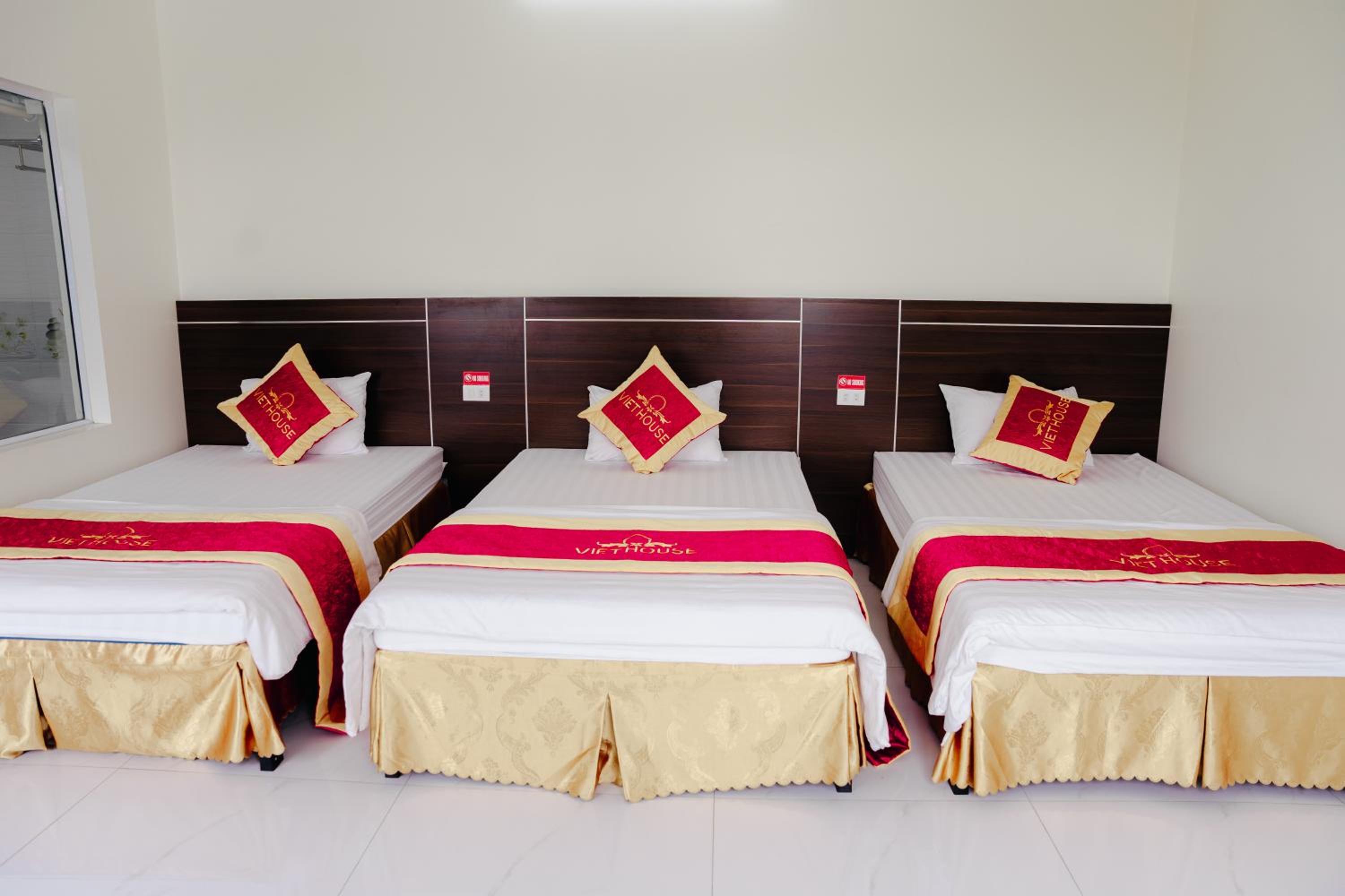 Deluxe Triple Room With Sea View