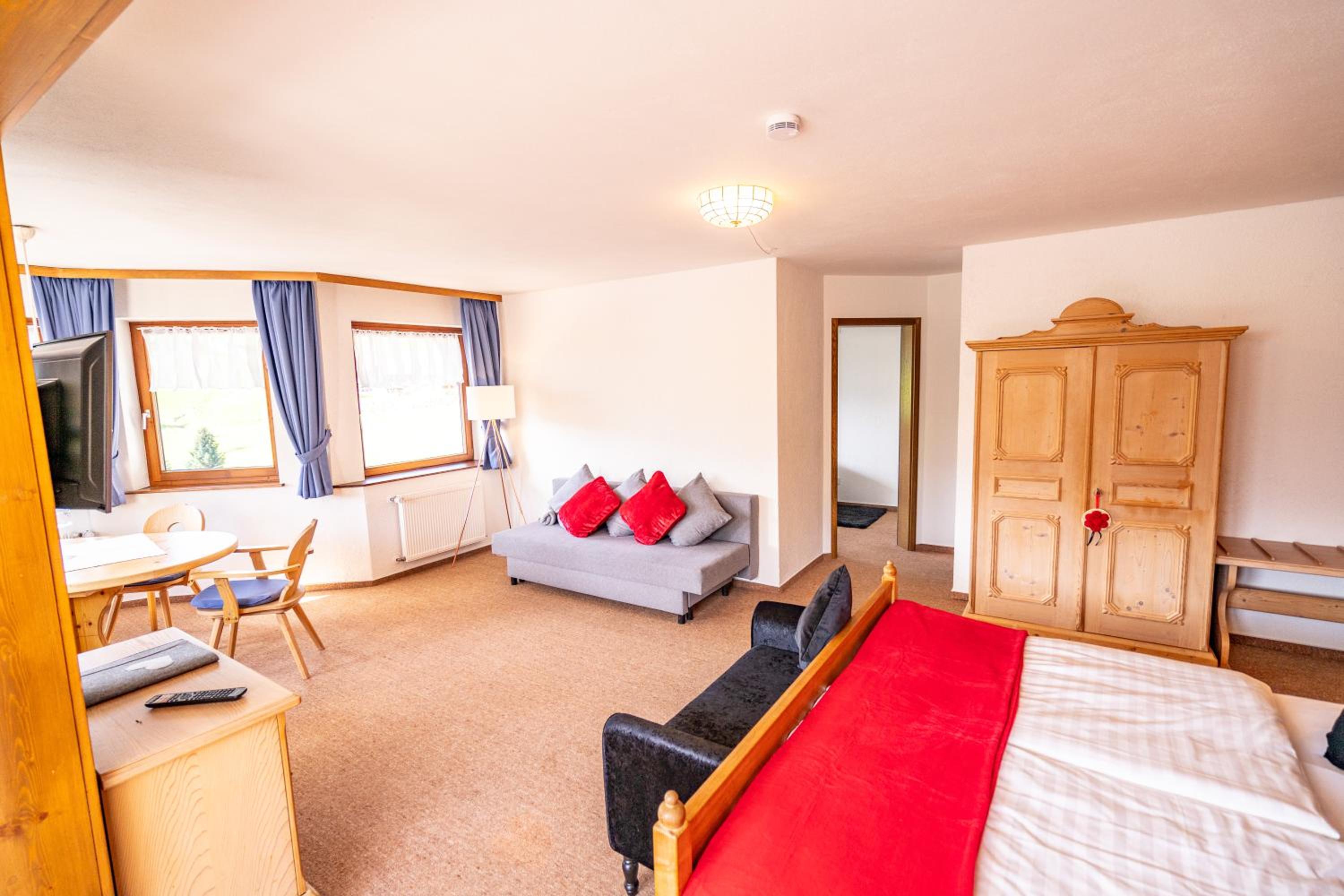 Deluxe Family Room