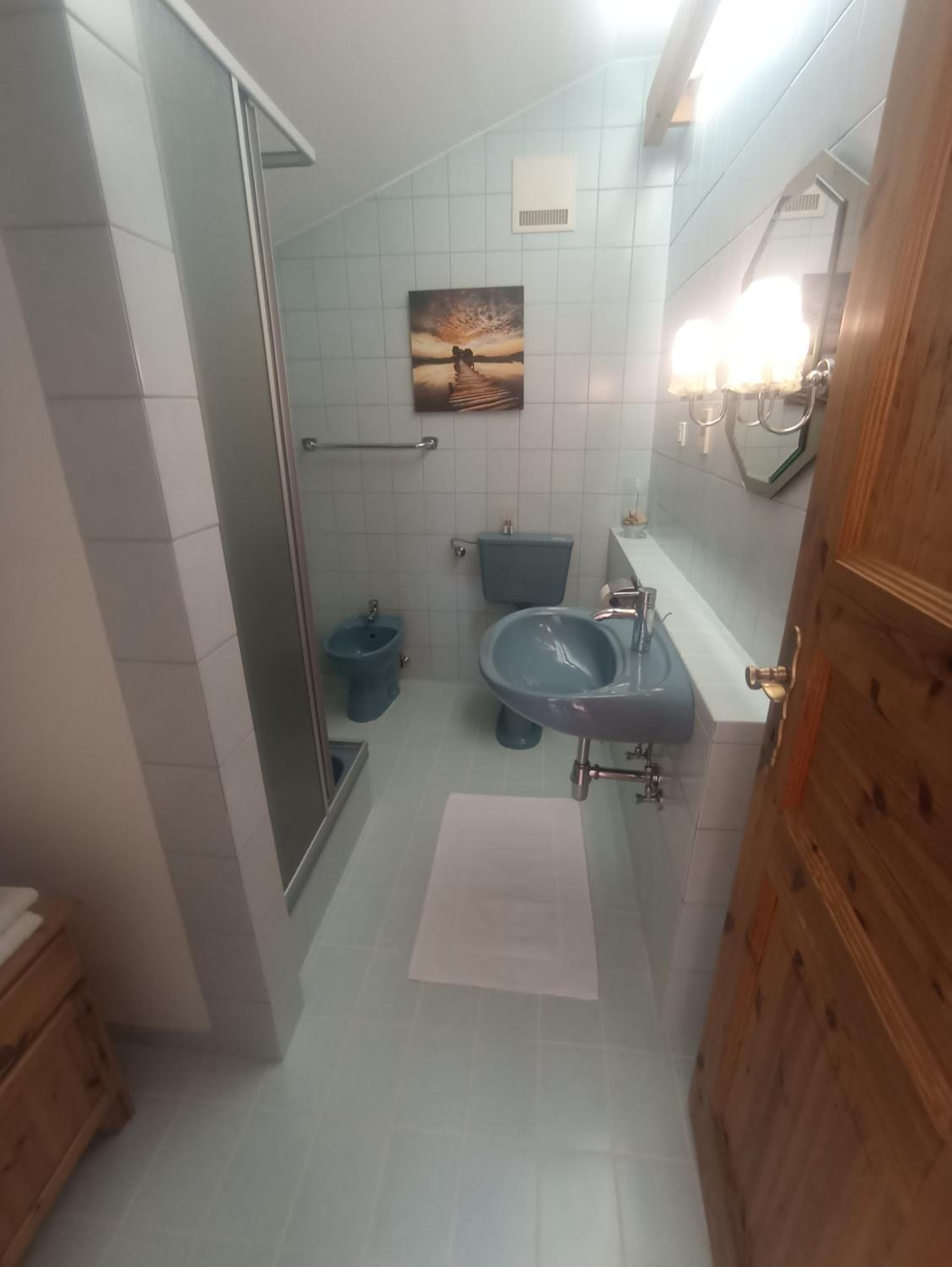 Two-Bedroom Apartment with Balcony - Photo 4