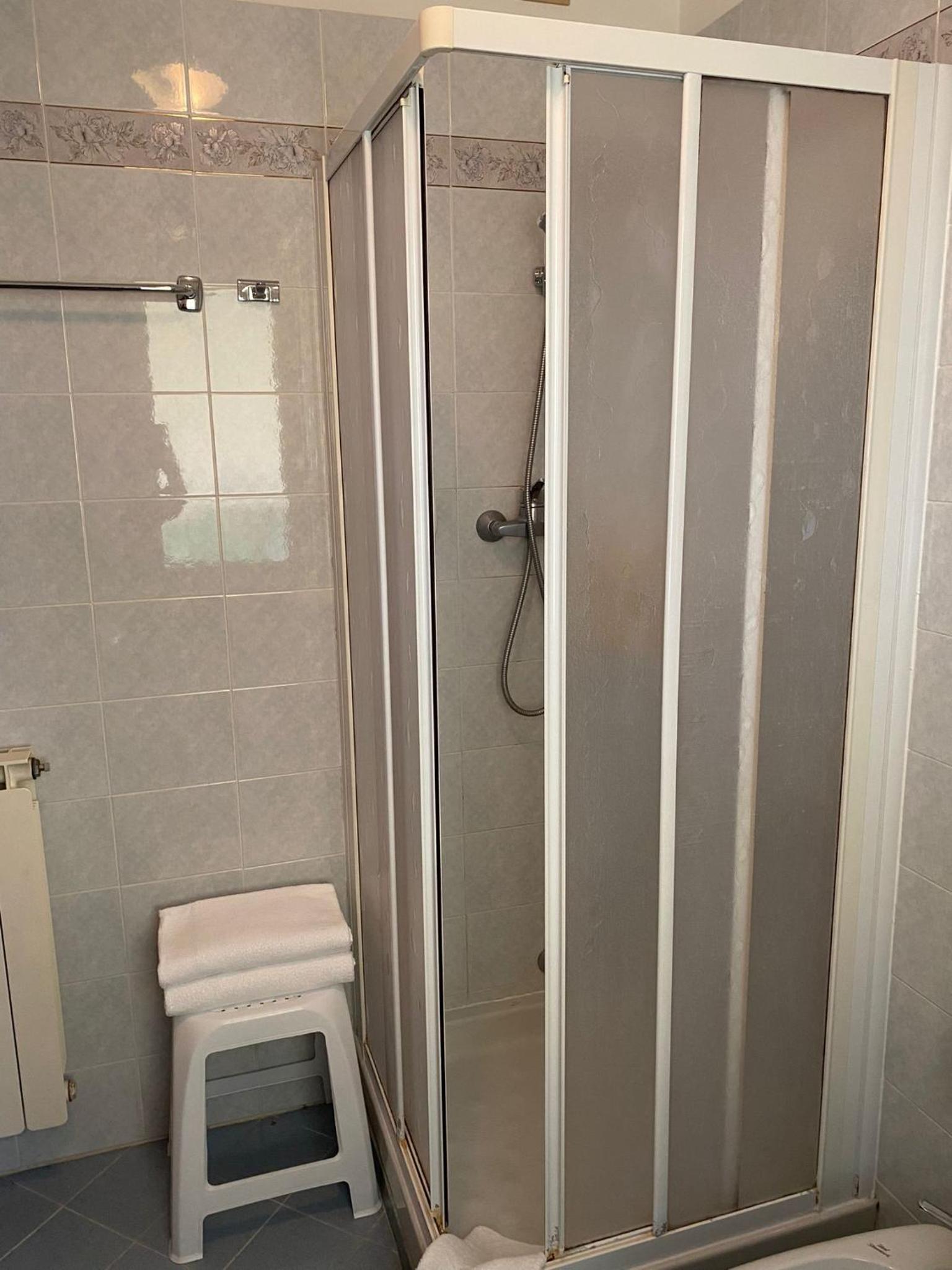 Double or Twin Room - Photo 5