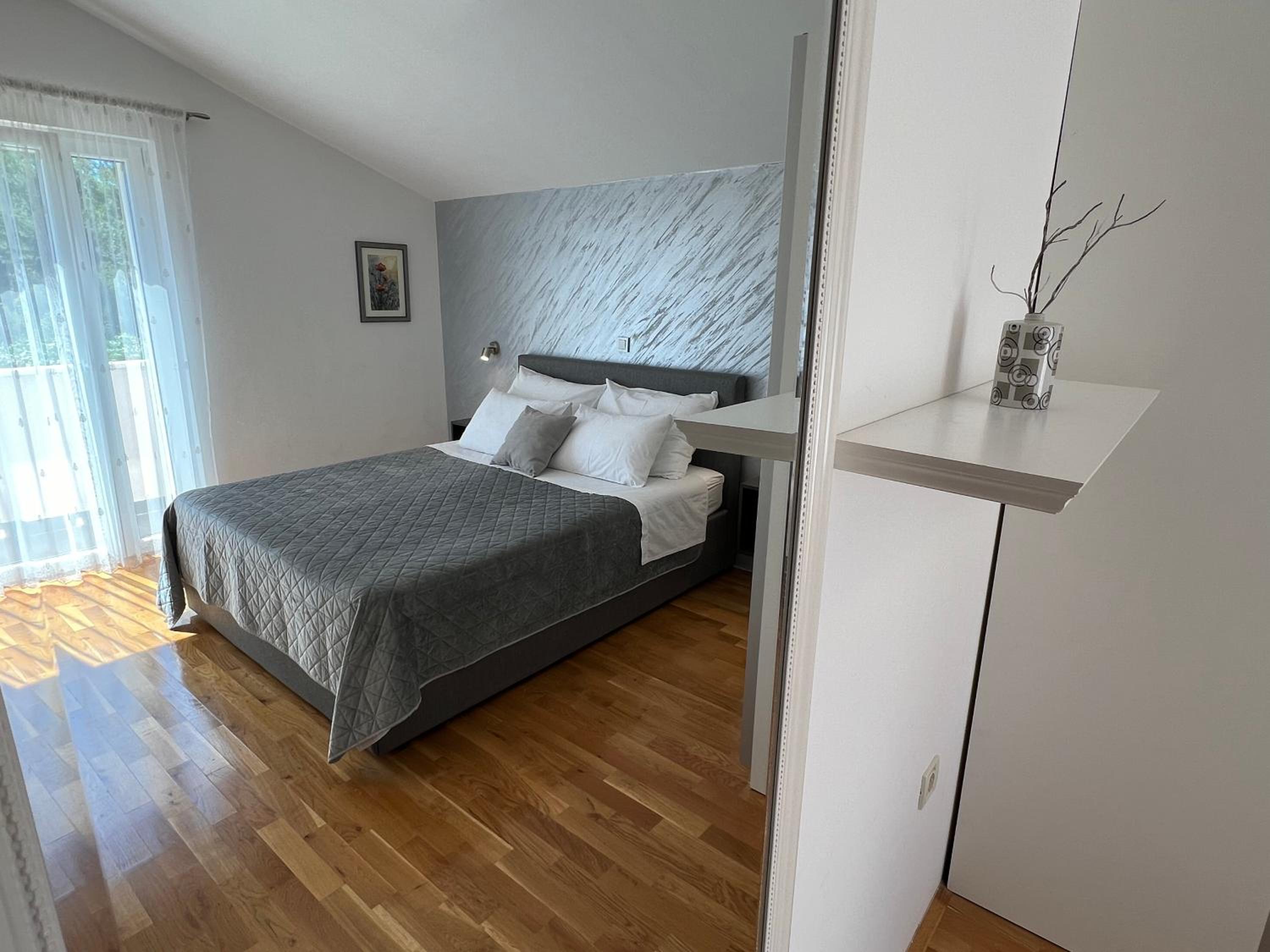 Two-Bedroom Deluxe Apartment with Balcony photo 2