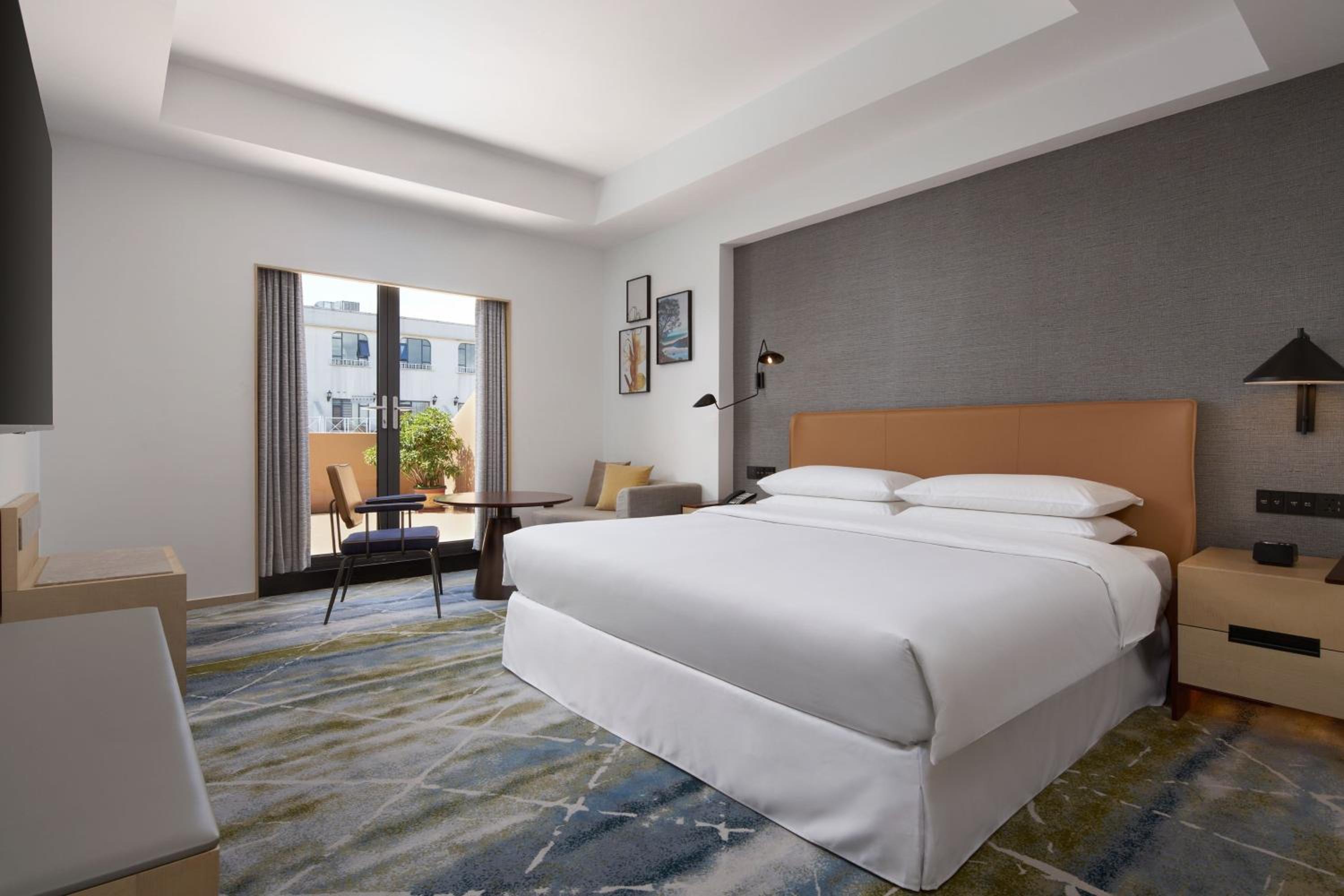 Junior Suite King Room