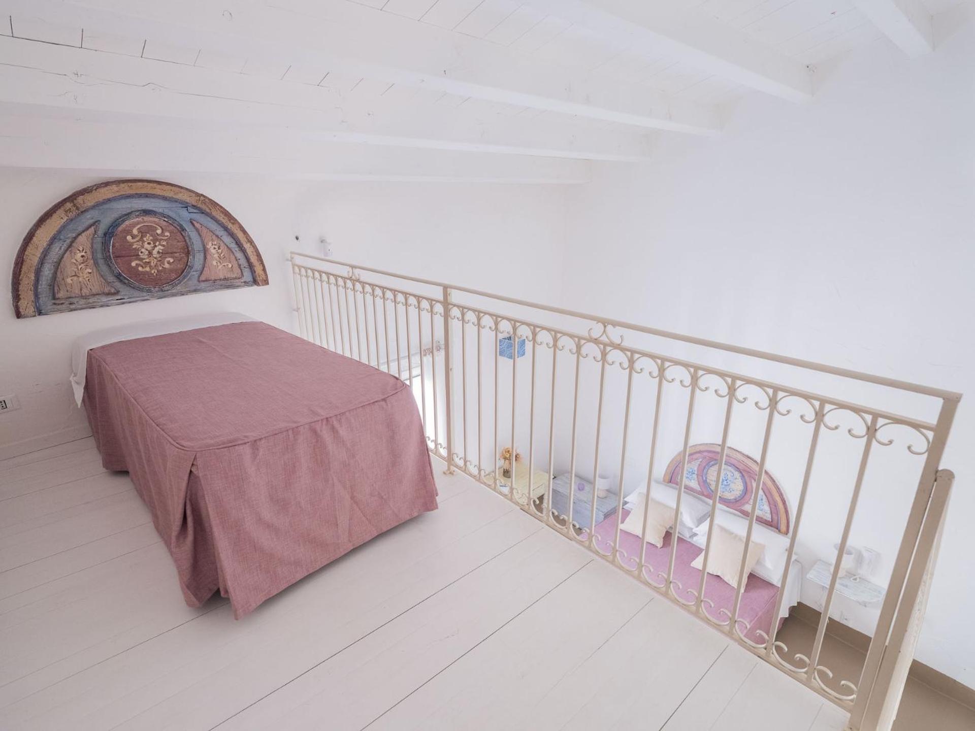Family Room with Balcony and Partial Sea View - Photo 6