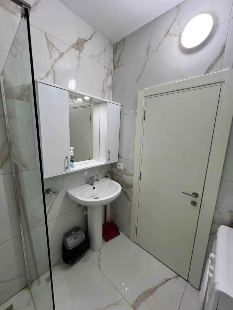 One-Bedroom Apartment with Sea View and Balcony photo 3