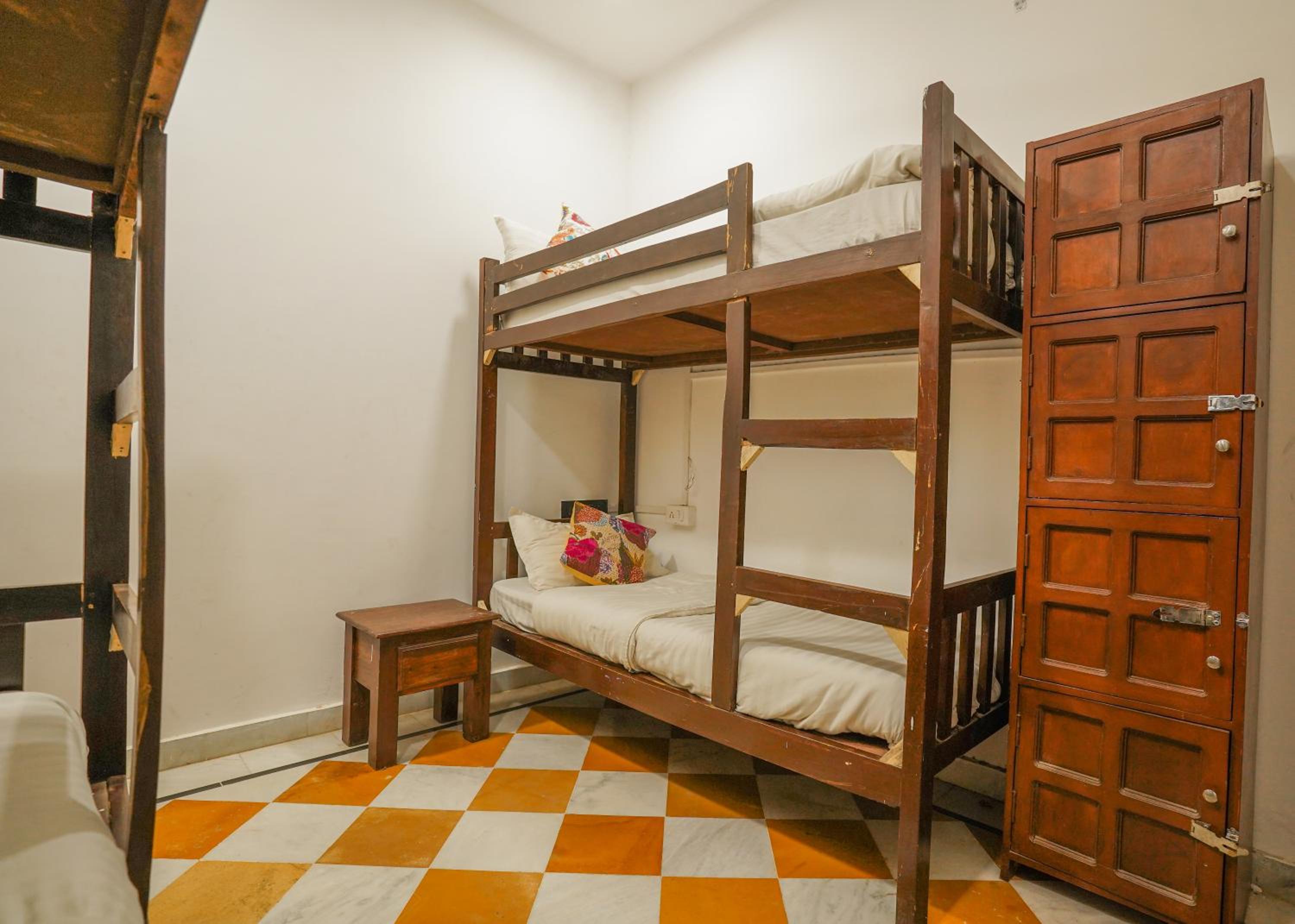 Bed in 6-Bed Dormitory Room photo 1