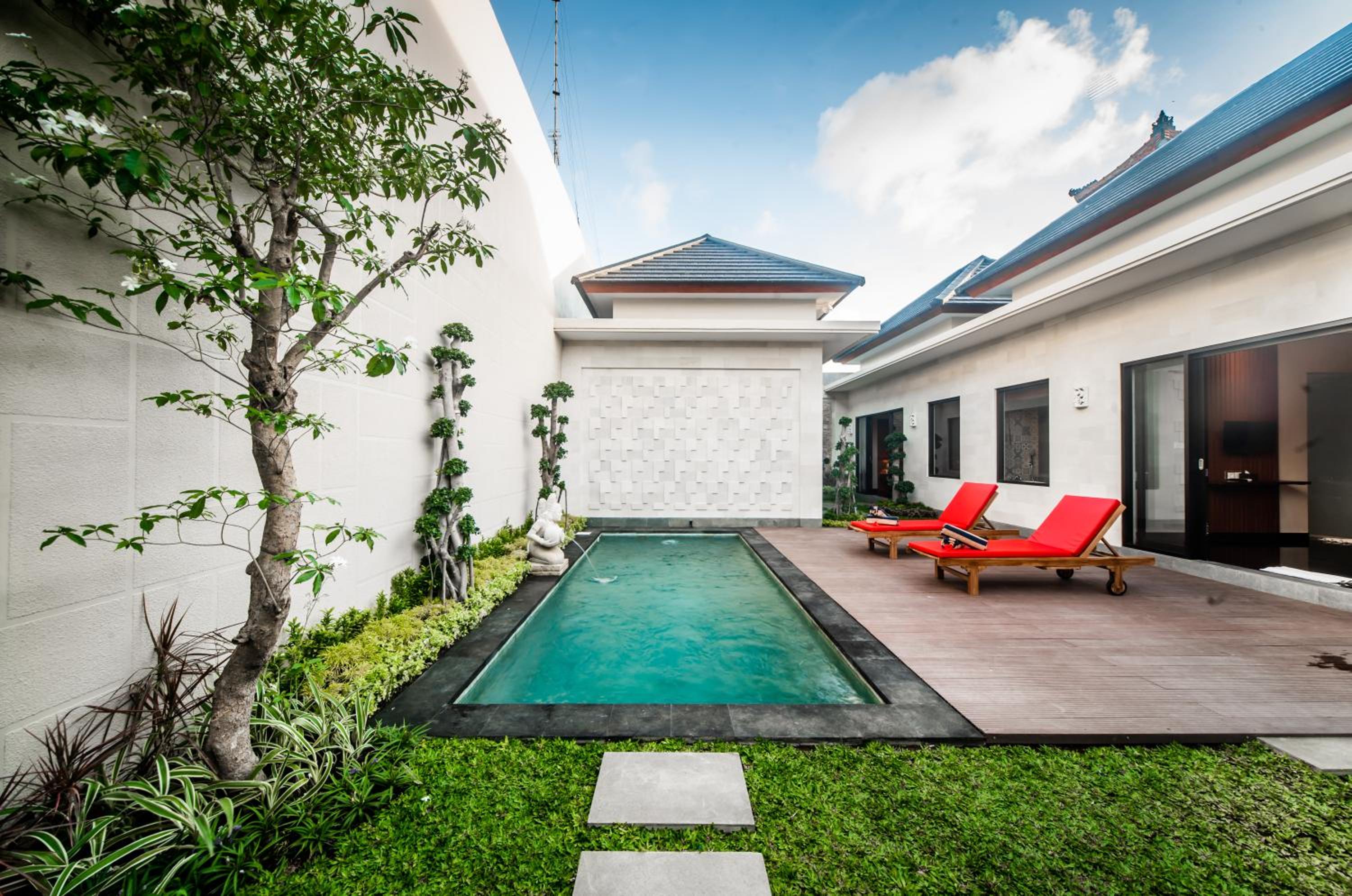 Three Bedrooms Private Pool photo 2