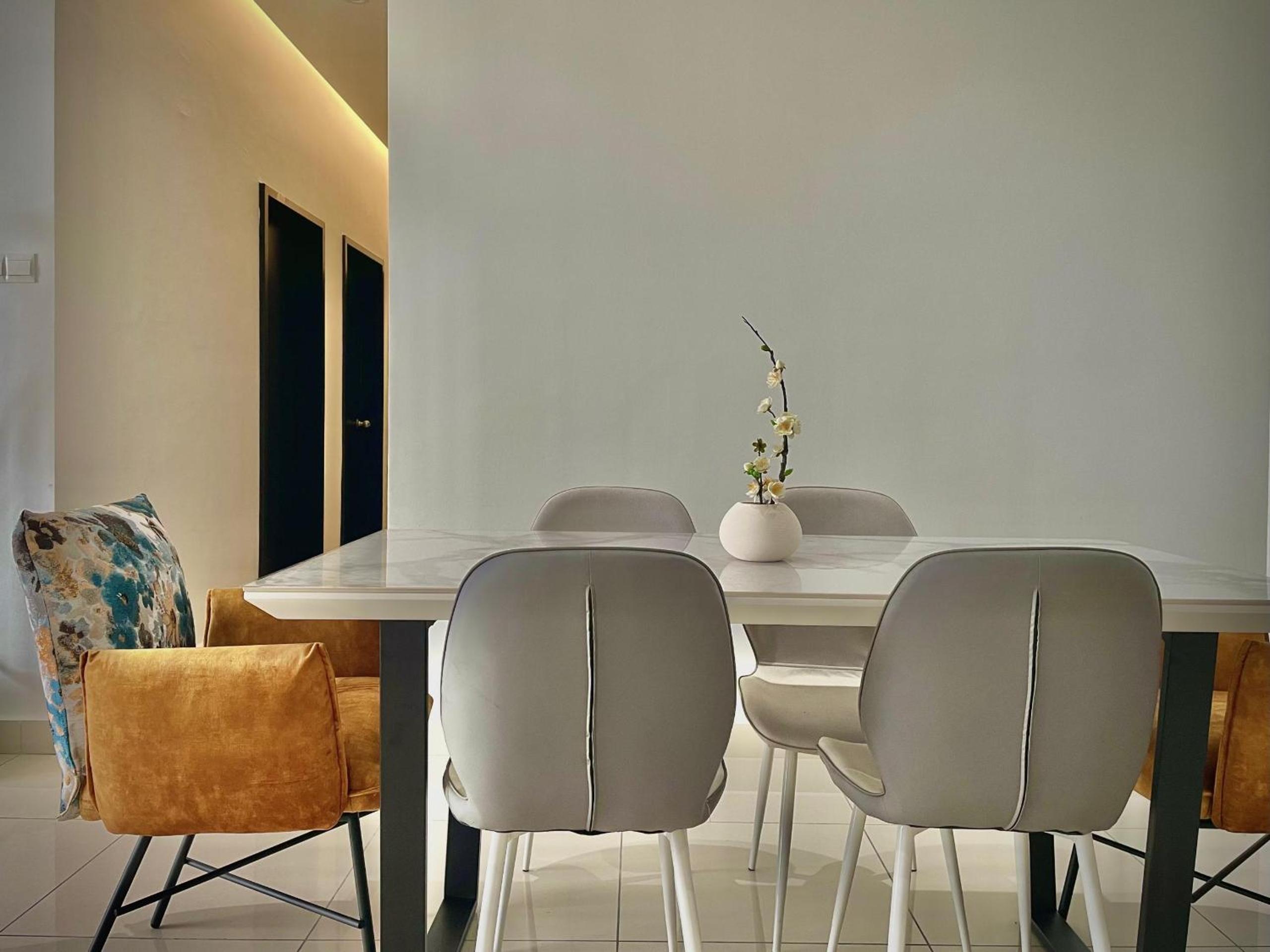 Three-Bedroom Apartment with Balcony photo 1