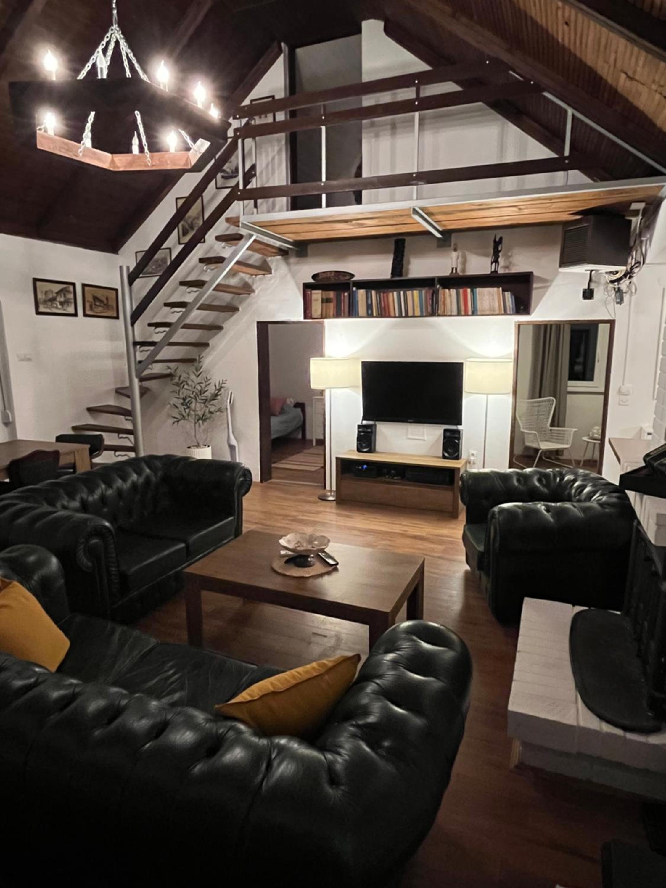 Three-Bedroom Apartment photo 1