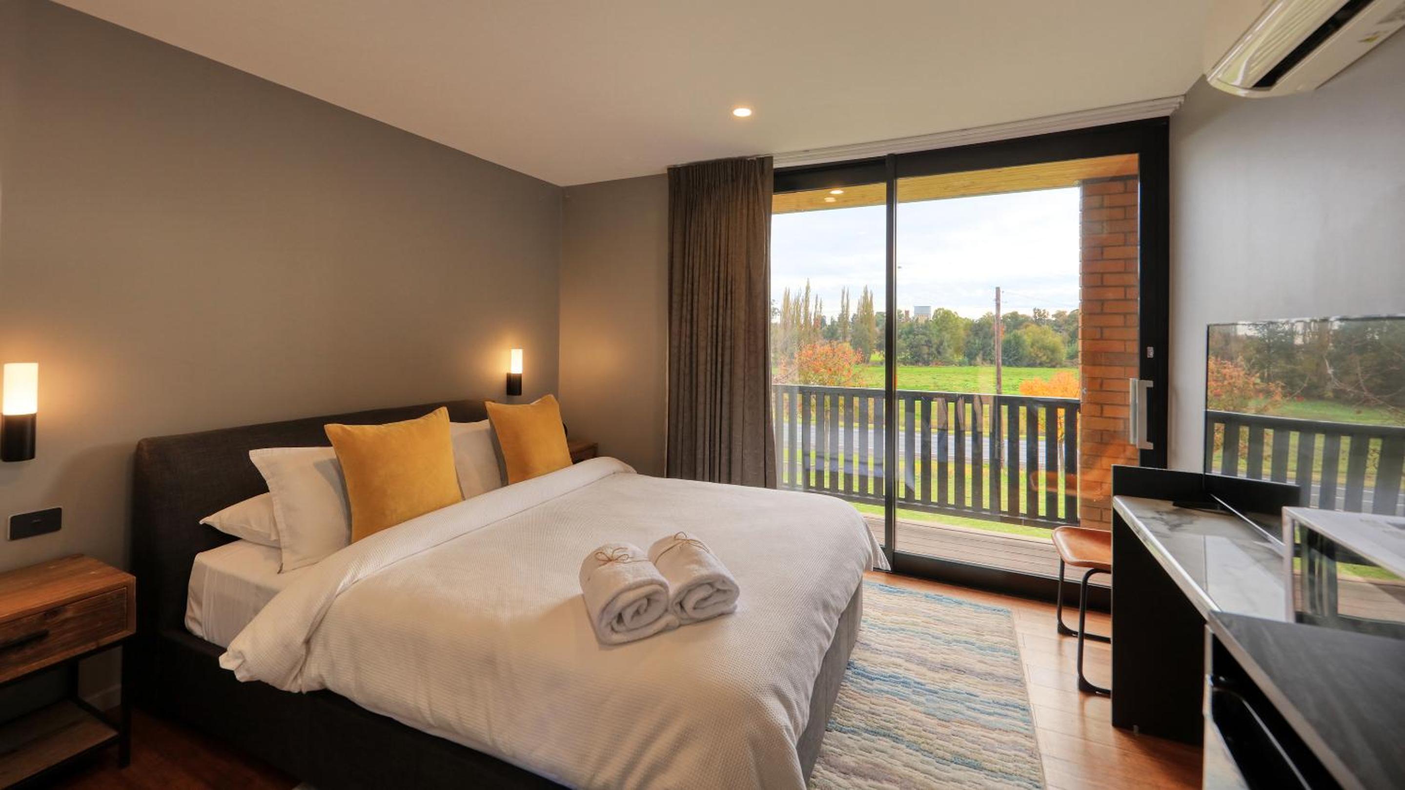 Standard Suite - Photo 4
