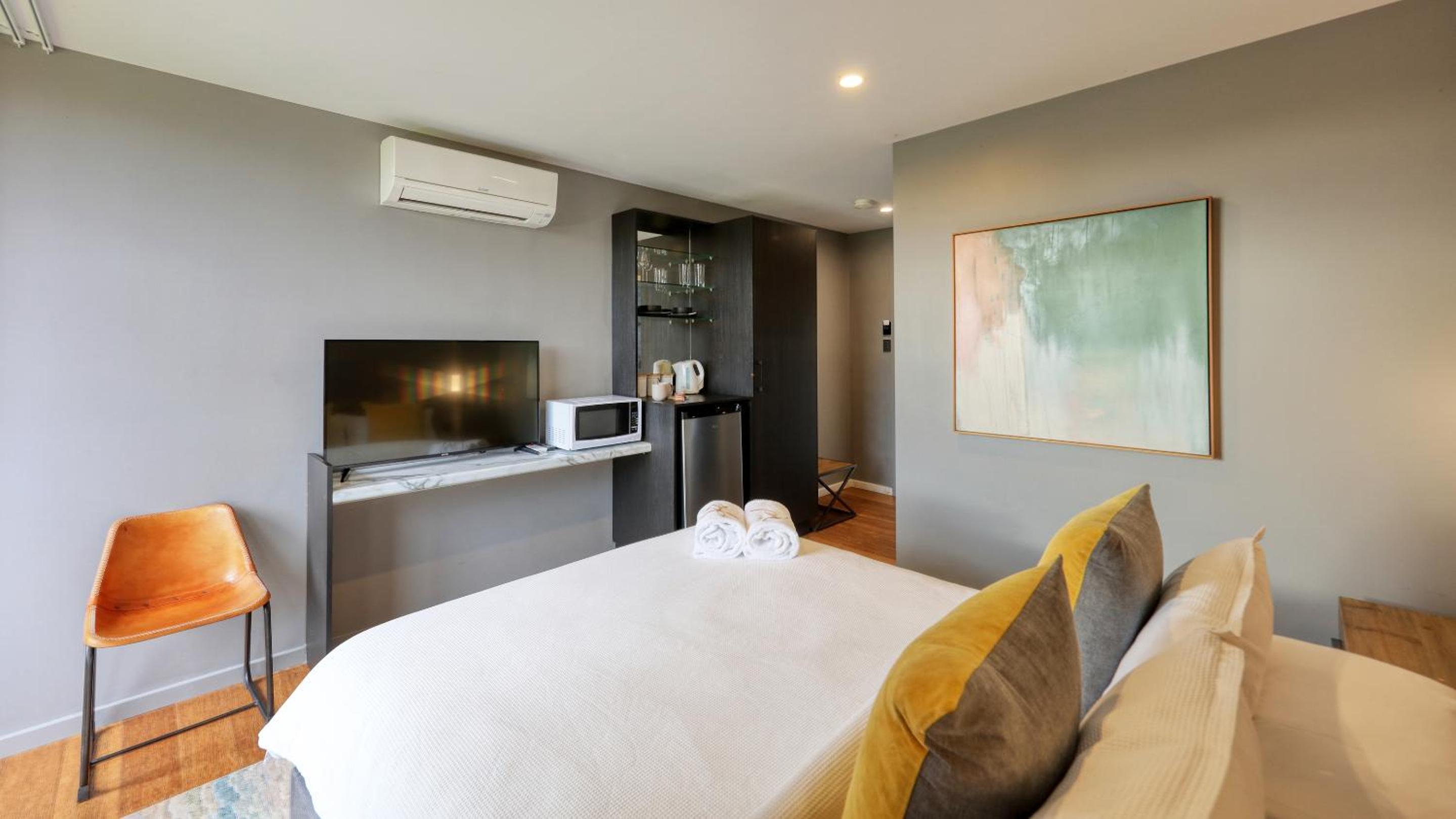 Standard Suite - Photo 3
