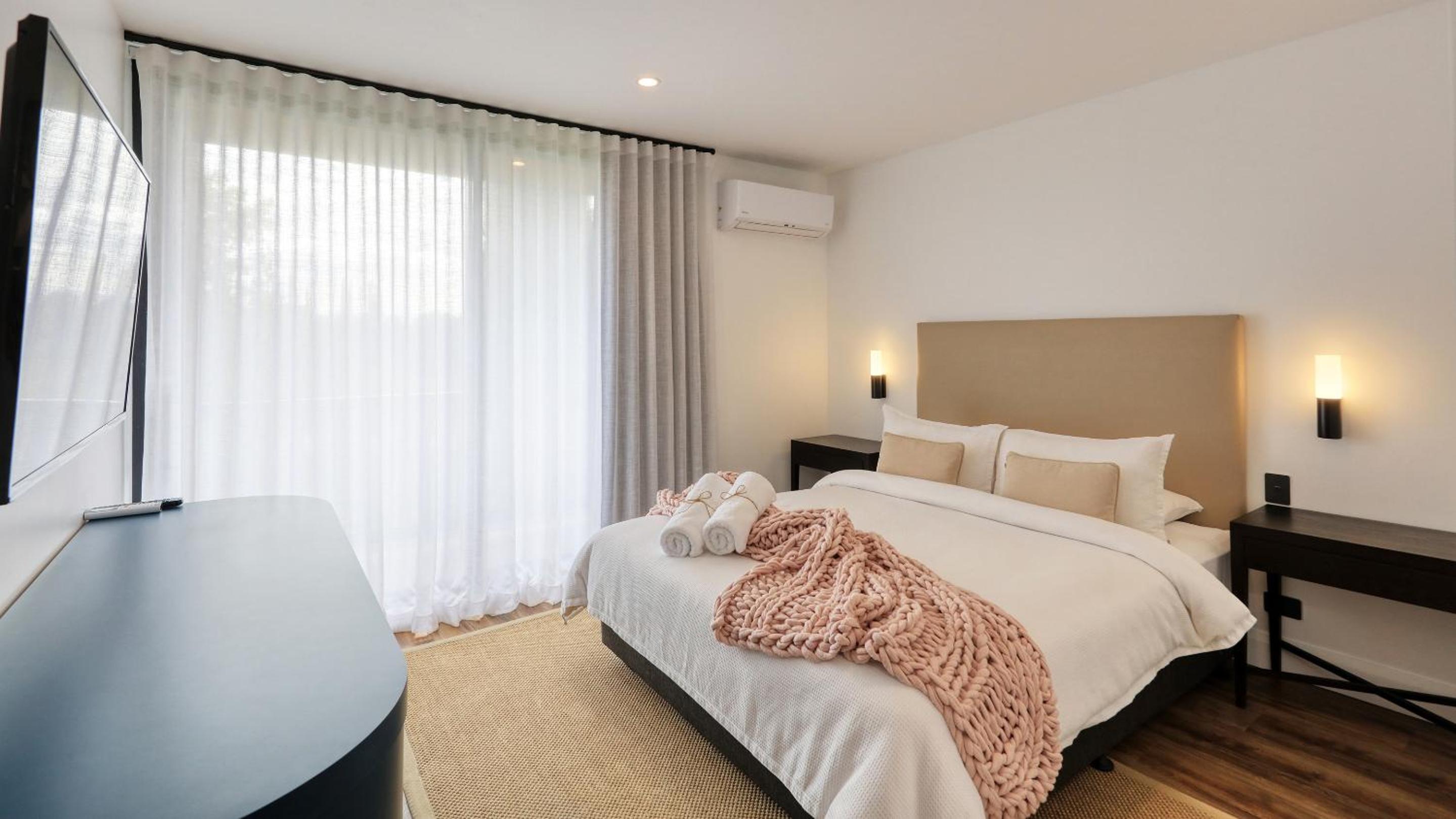 Standard Suite - Photo 2
