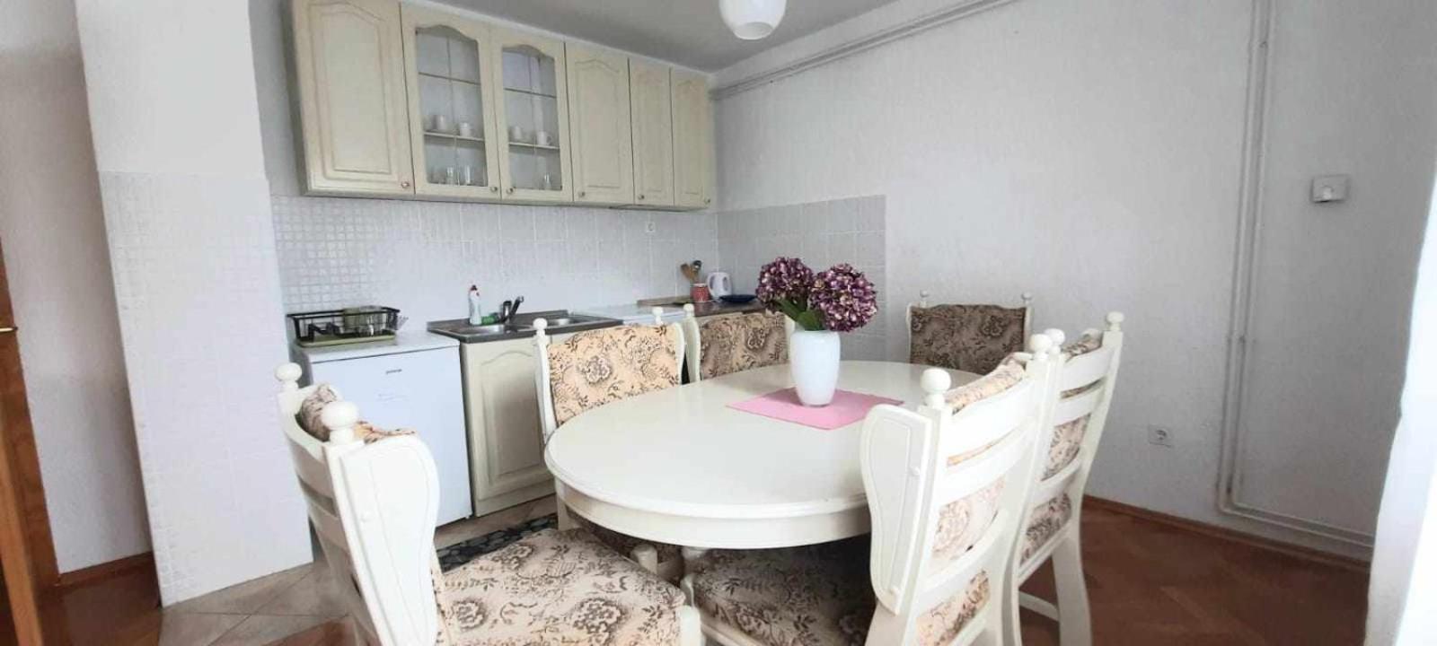 Apartment - Photo 20