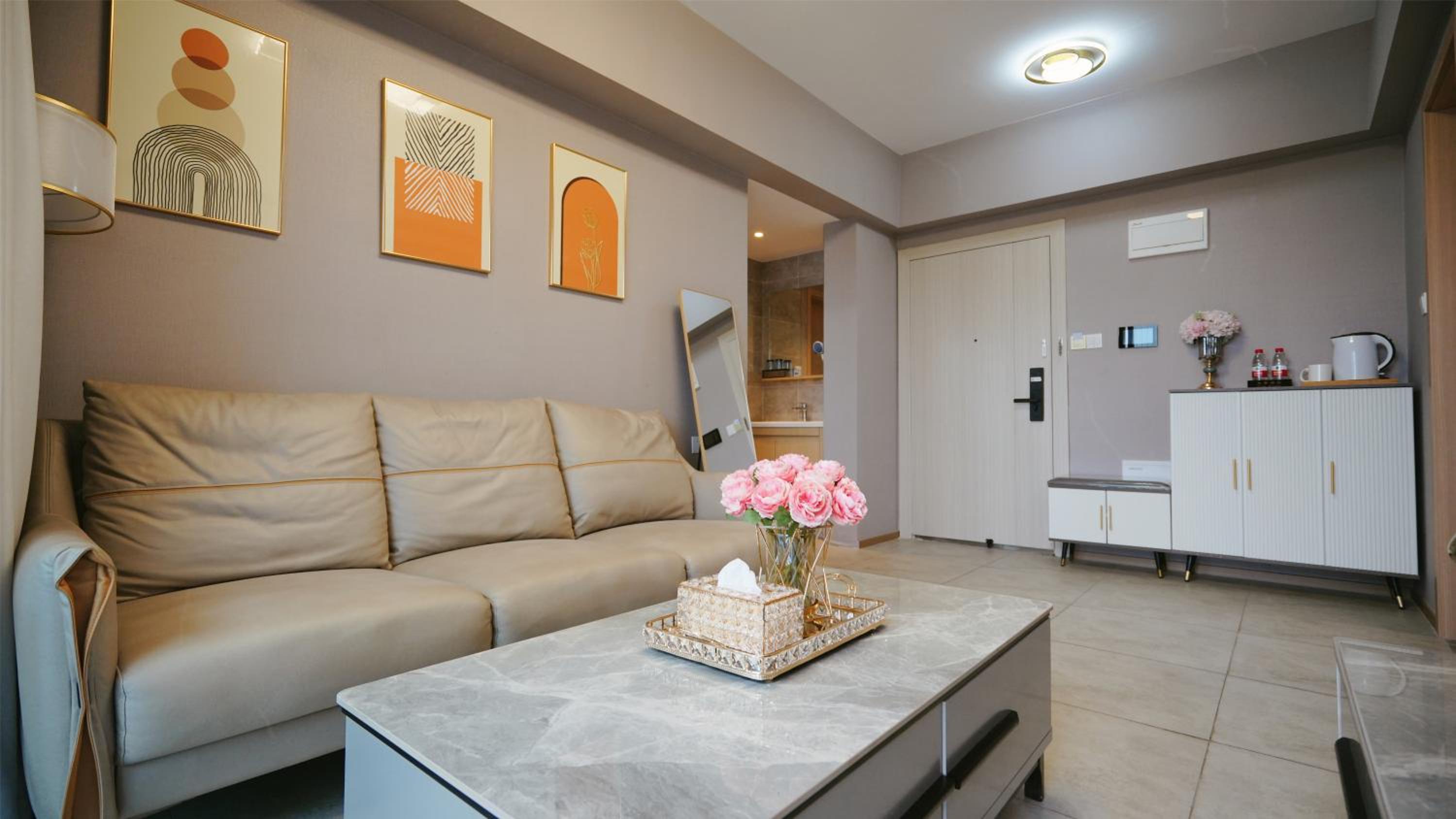 Two-Bedroom Deluxe Apartment with Balcony