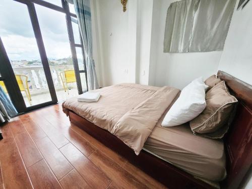 Double Room with Balcony - Photo 4