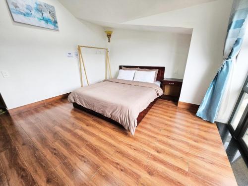 Double Room with Balcony - Photo 6