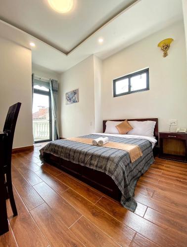 Double Room with Balcony - Photo 18