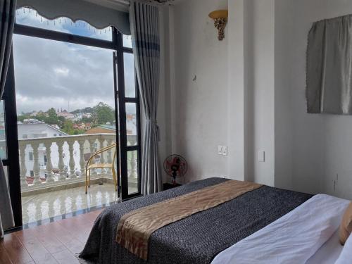 Double Room with Balcony - Photo 22