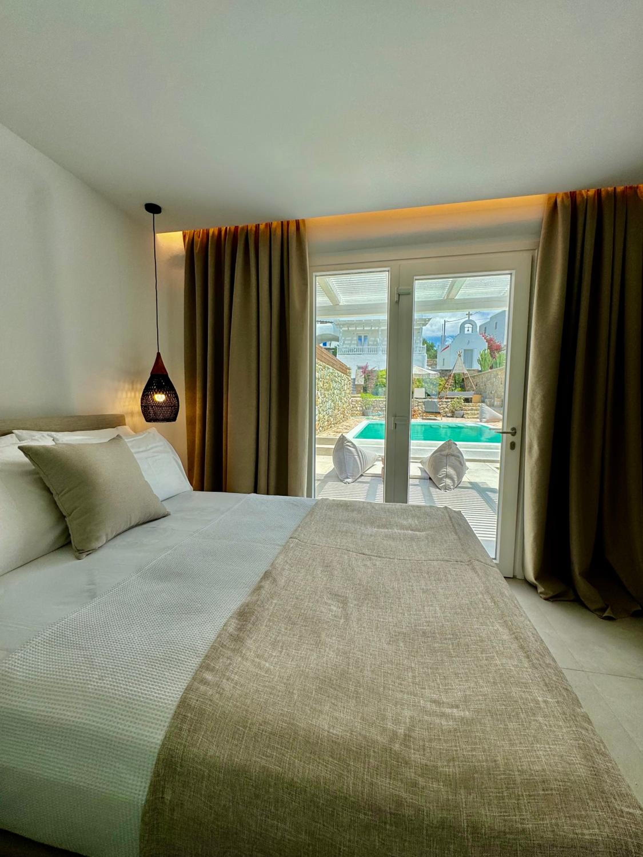 King Suite with Pool View