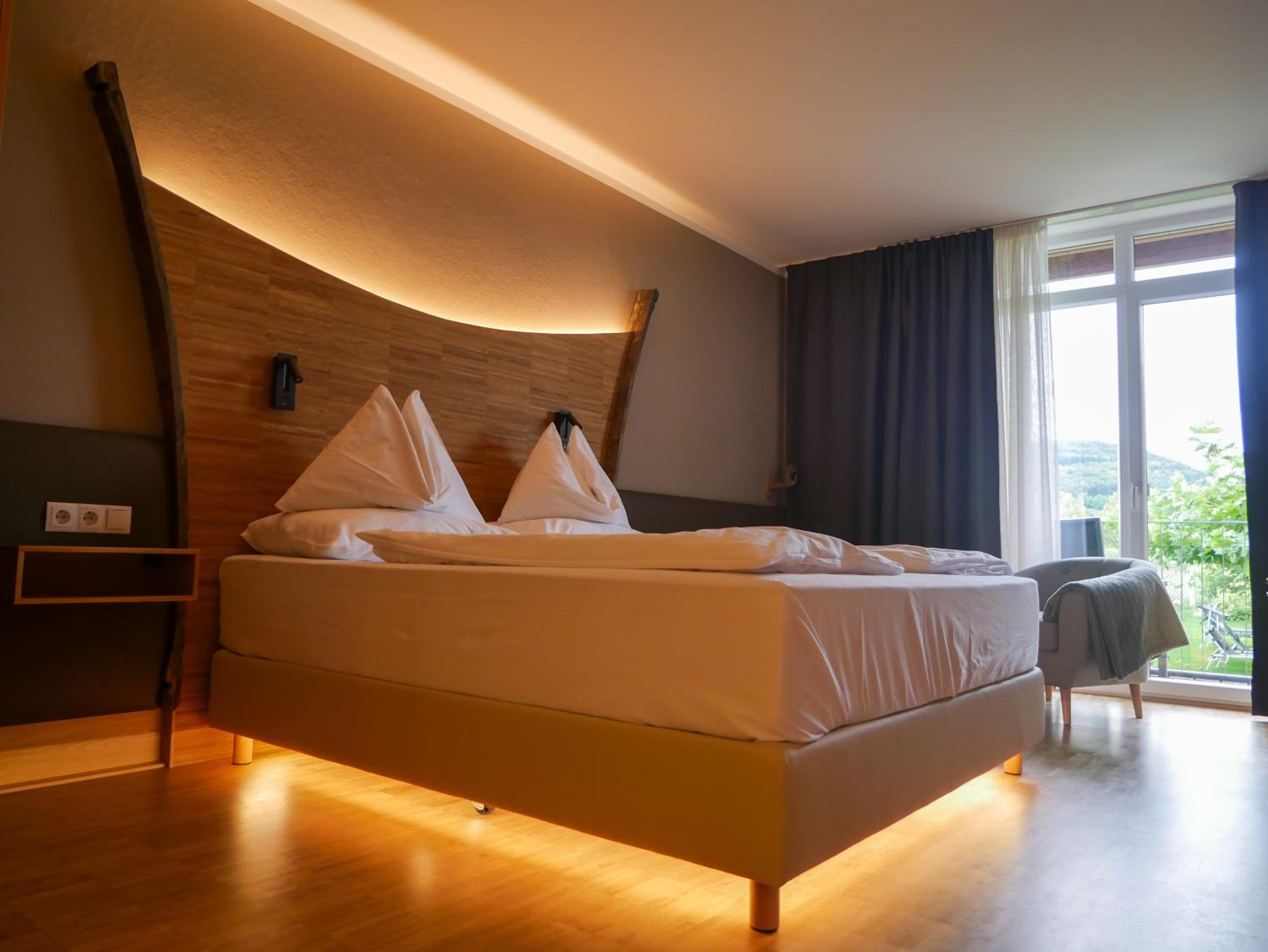 Junior Suite with Balcony - Photo 1