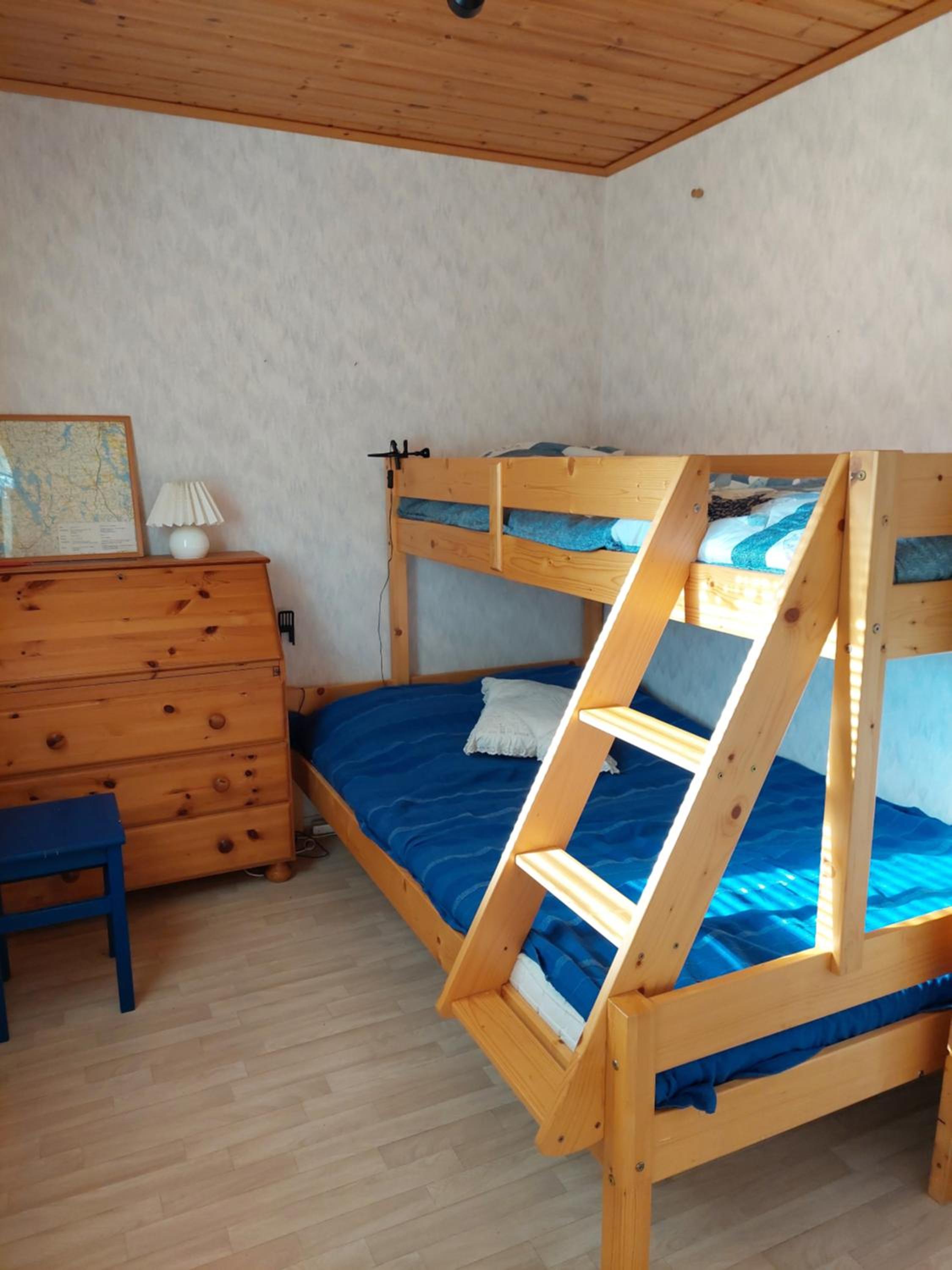 Three-Bedroom House photo 3