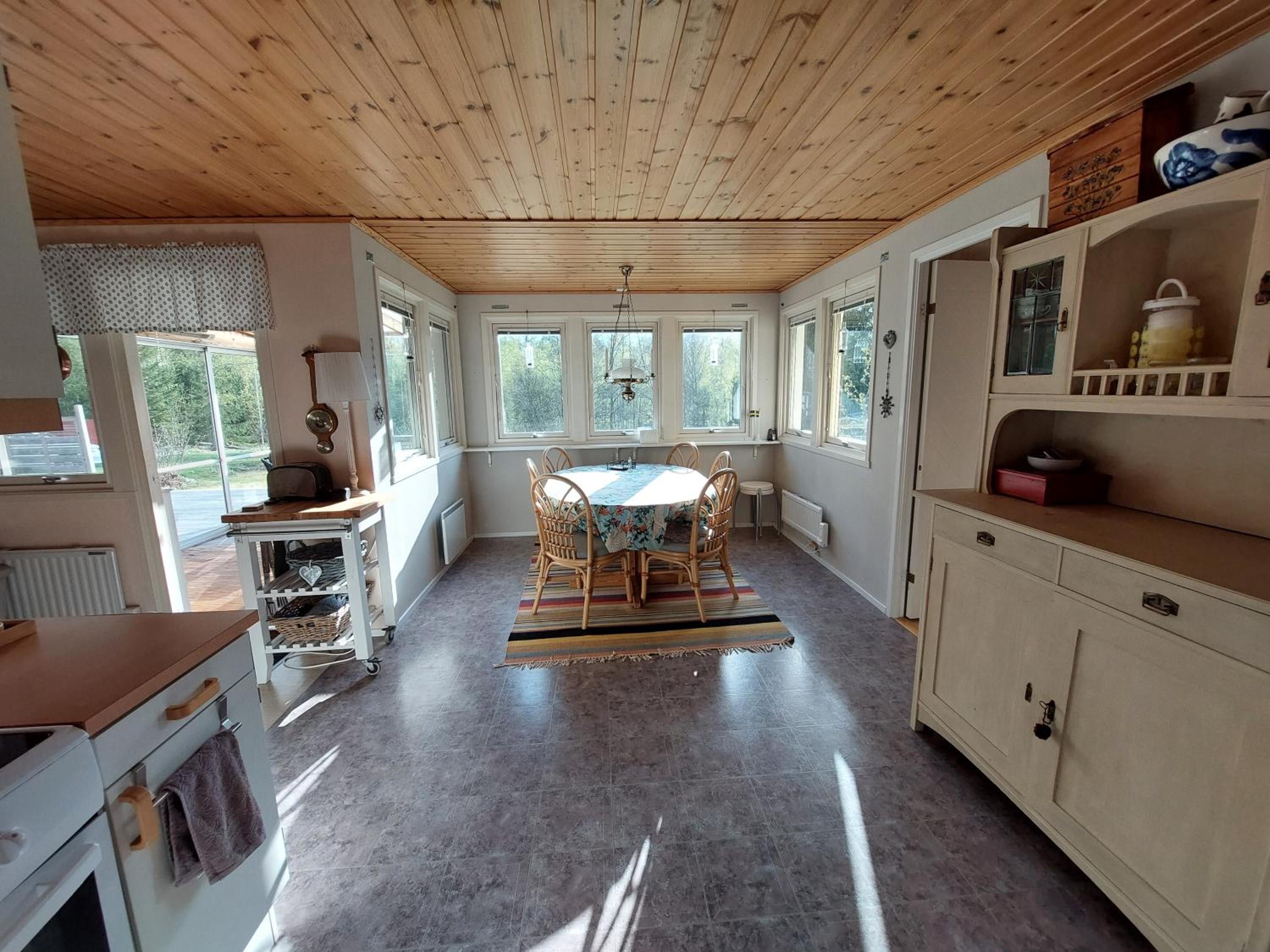 Three-Bedroom House photo 2