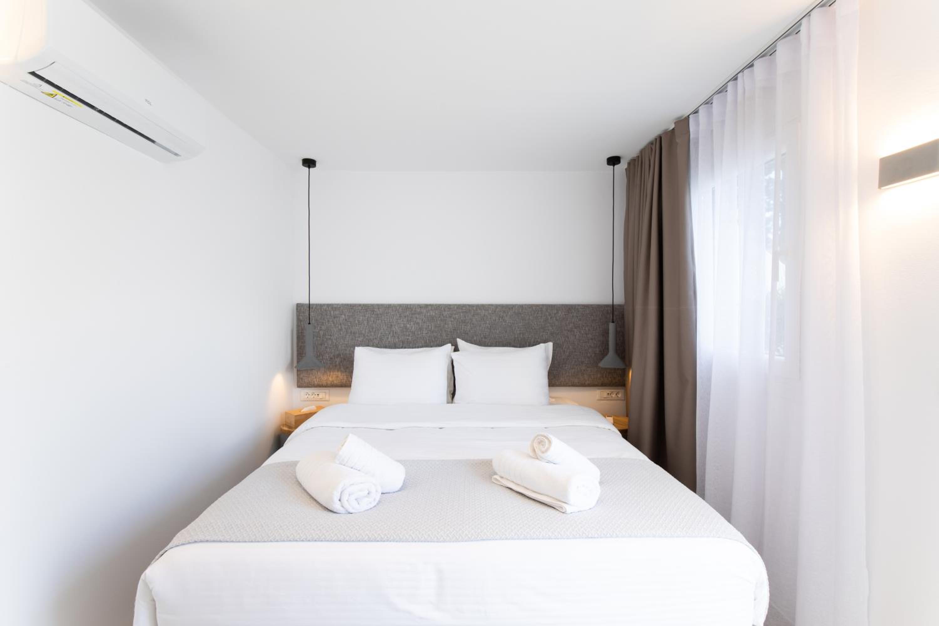 Double Room - Photo 3