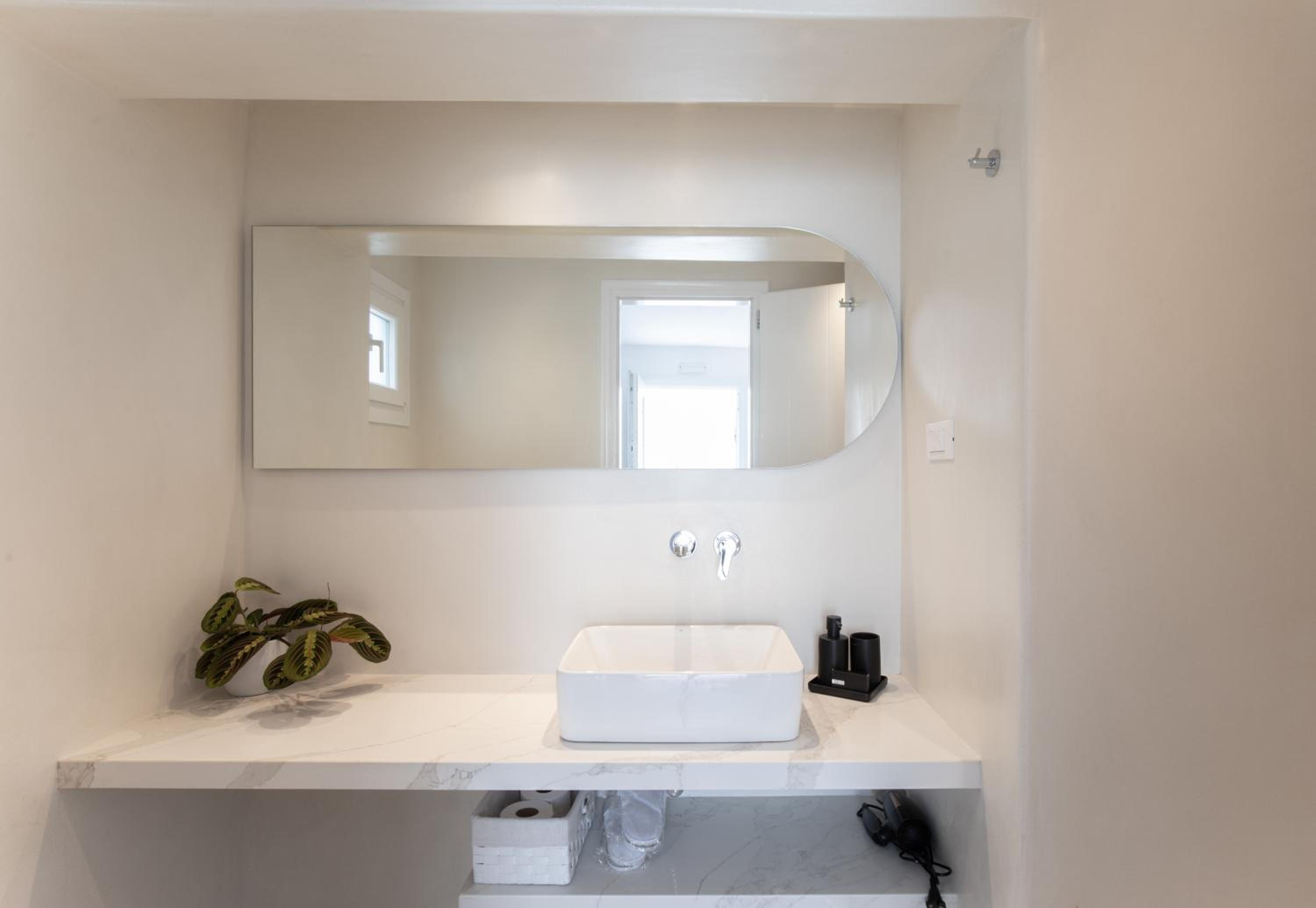 Double Room - Photo 6