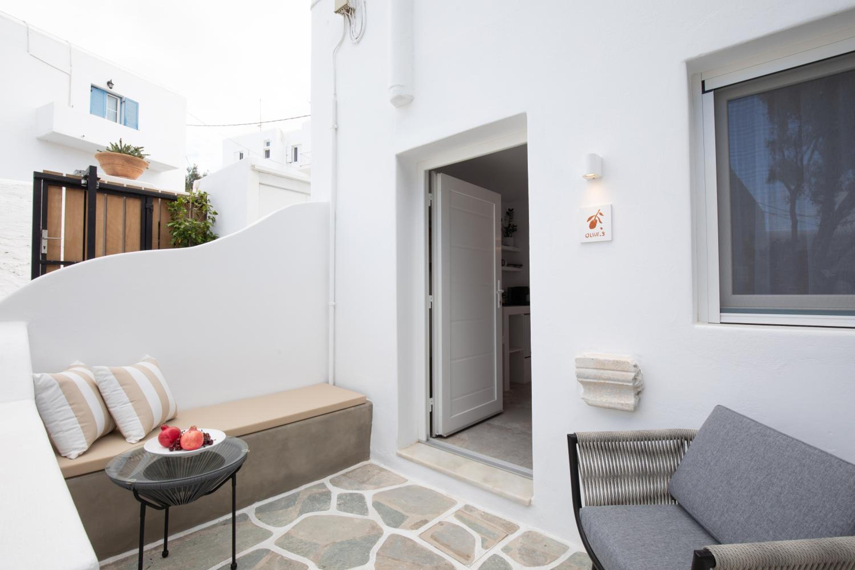 Double Room - Photo 12