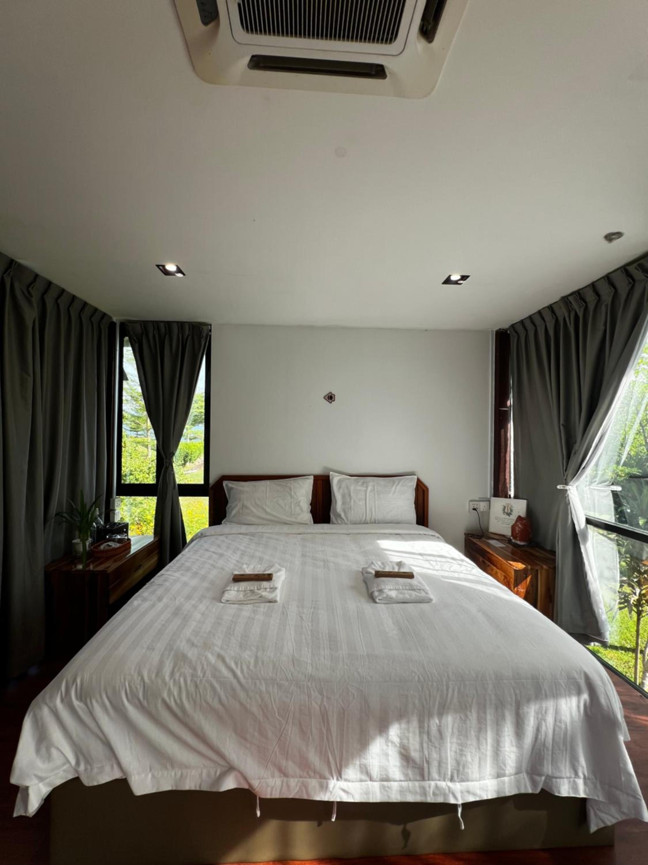 Double or Twin Room with Mountain View photo 3