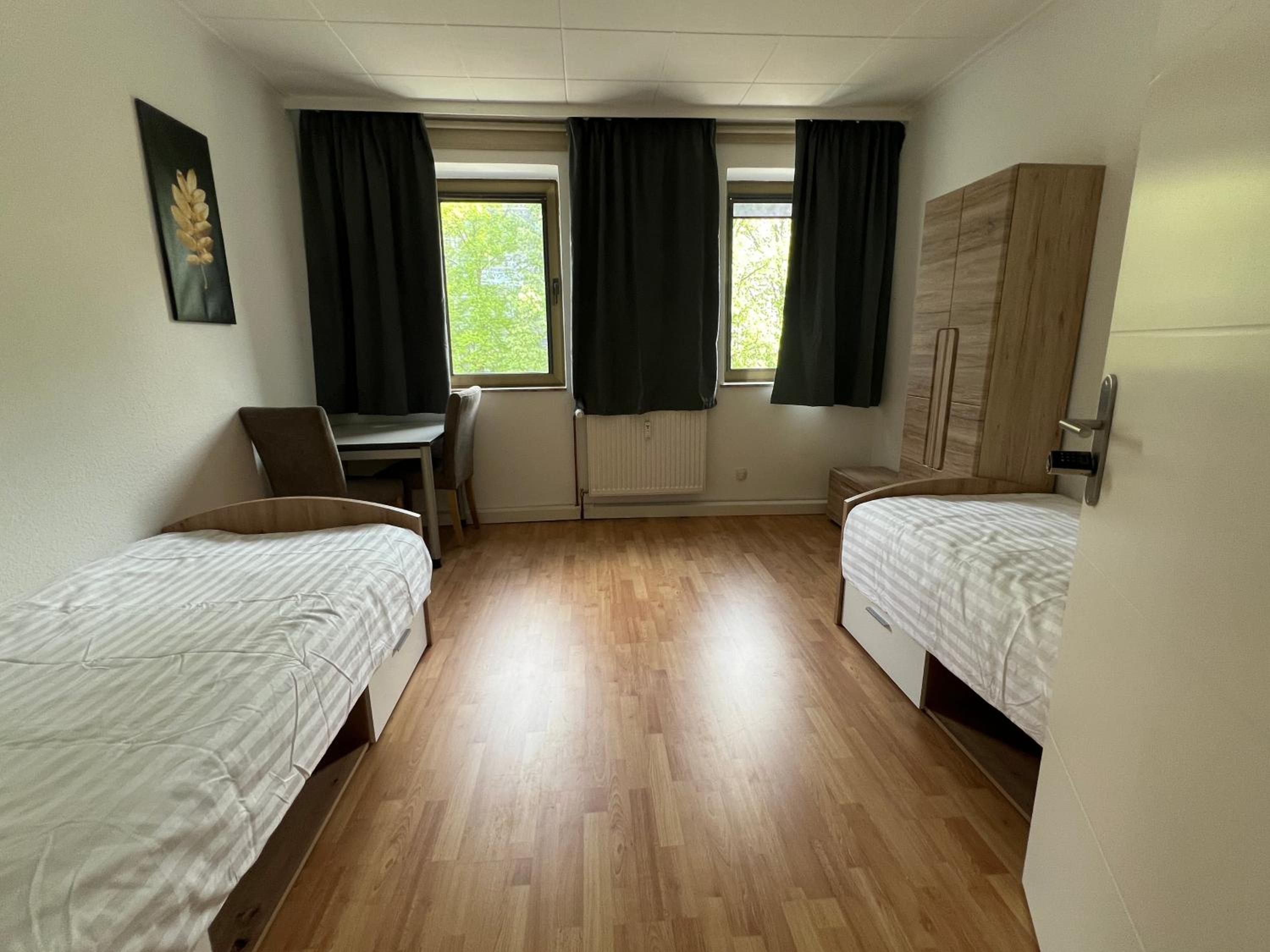 Standard Twin Room with Shared Bathroom photo 3