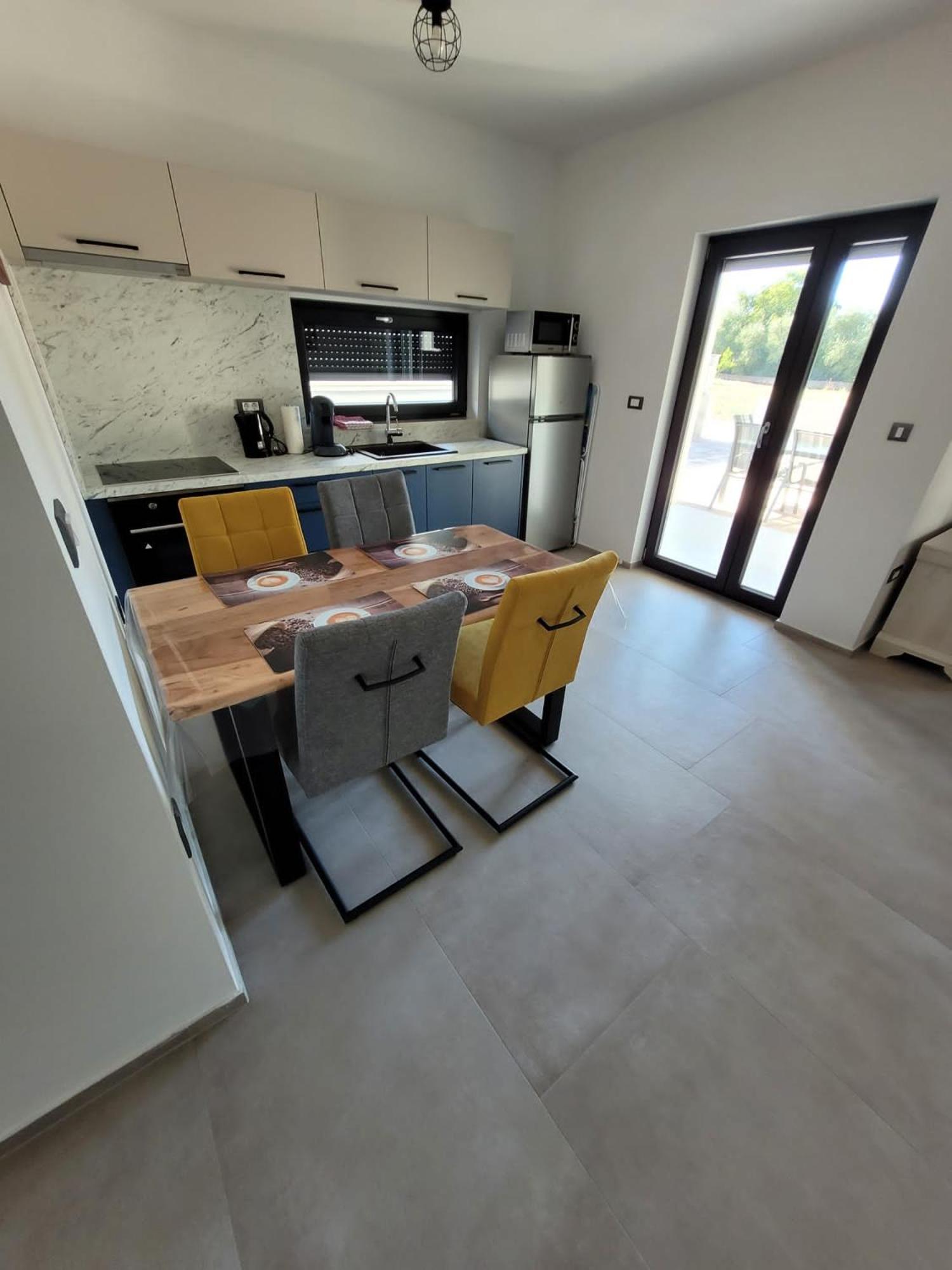 Apartment with Terrace photo 3