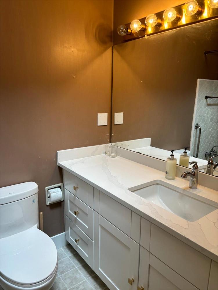 Queen Room photo 1