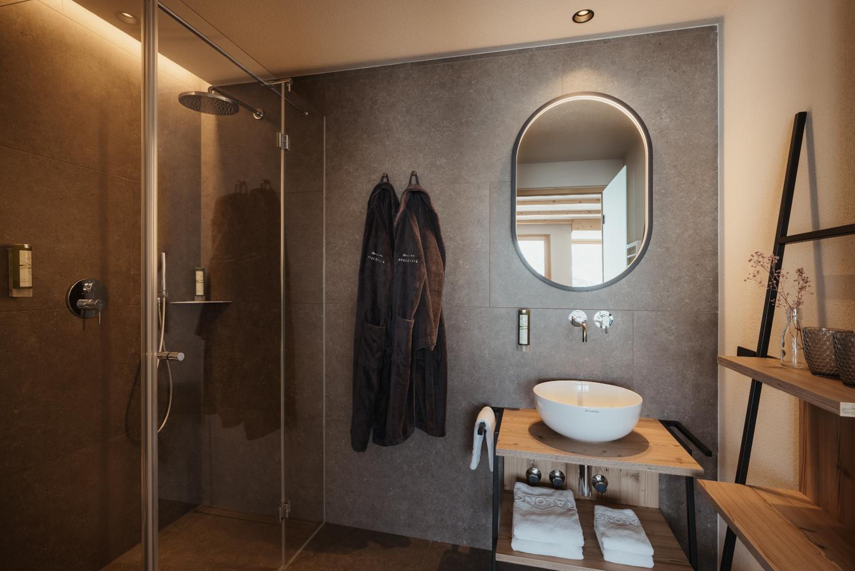 Double Room with Mountain View - Photo 10