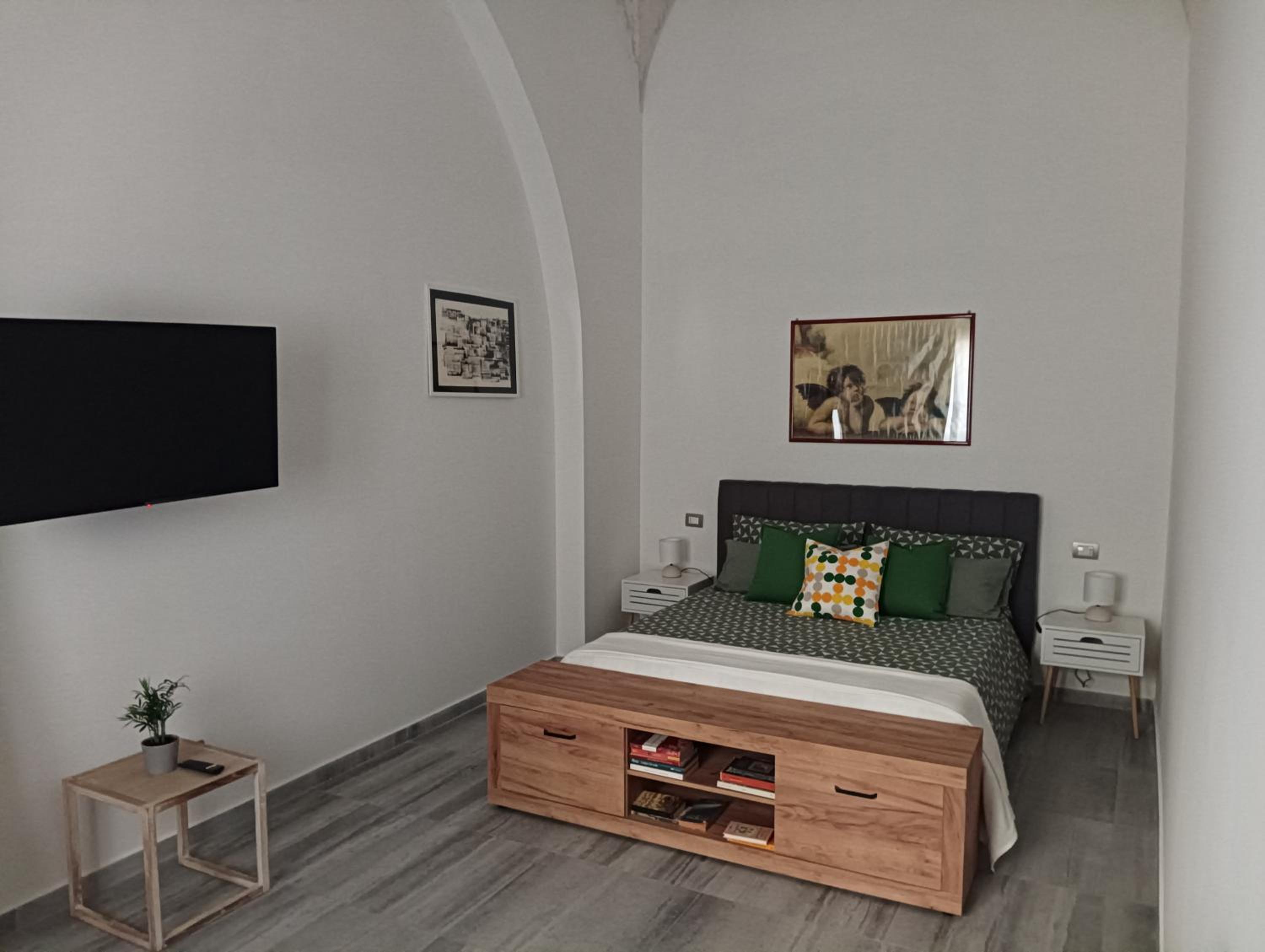 One-Bedroom Apartment with Garden