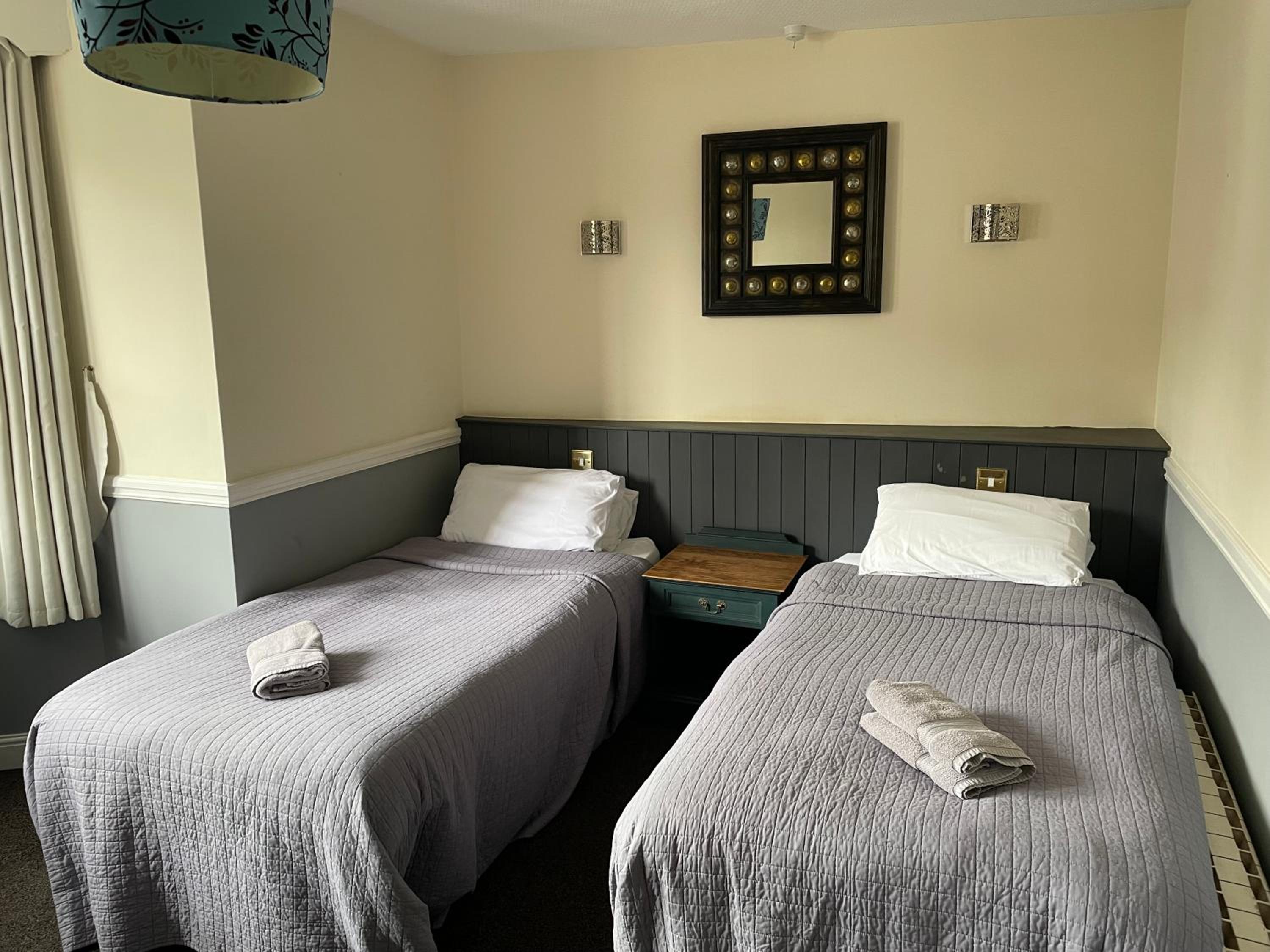 Triple Room with Bathroom - Photo 3