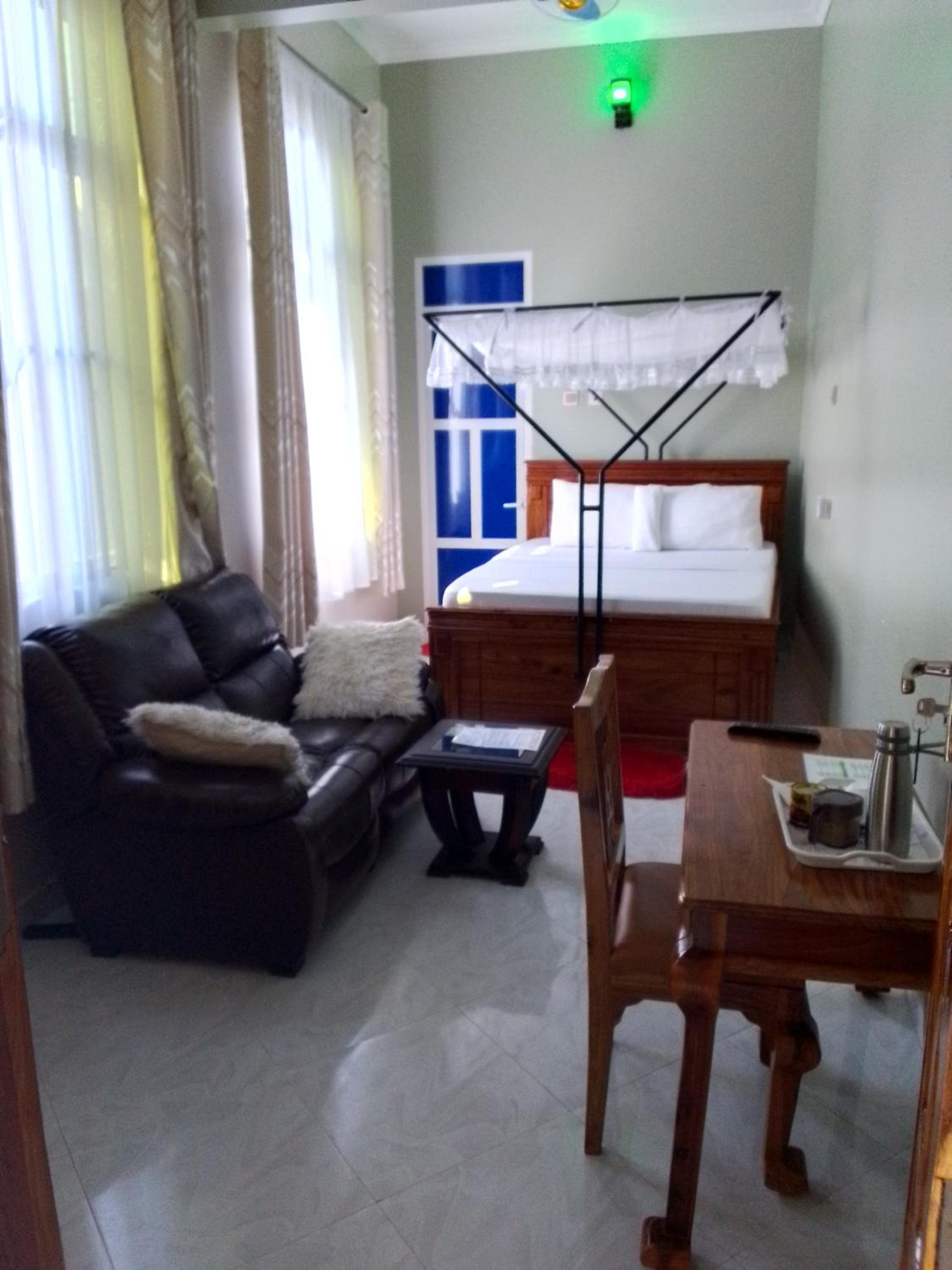 Single Room With Bathroom photo 1