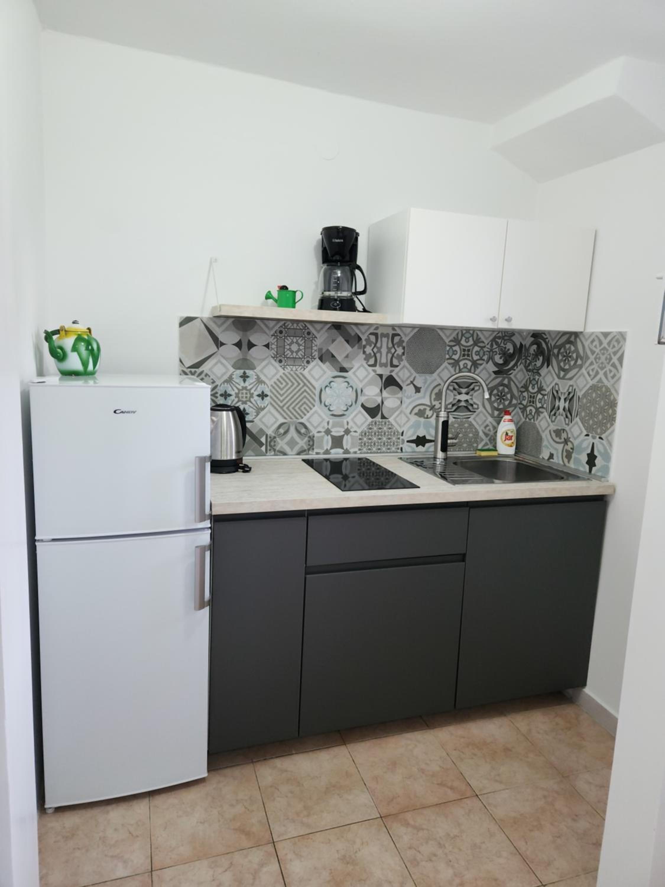 One-Bedroom Apartment - Photo 6