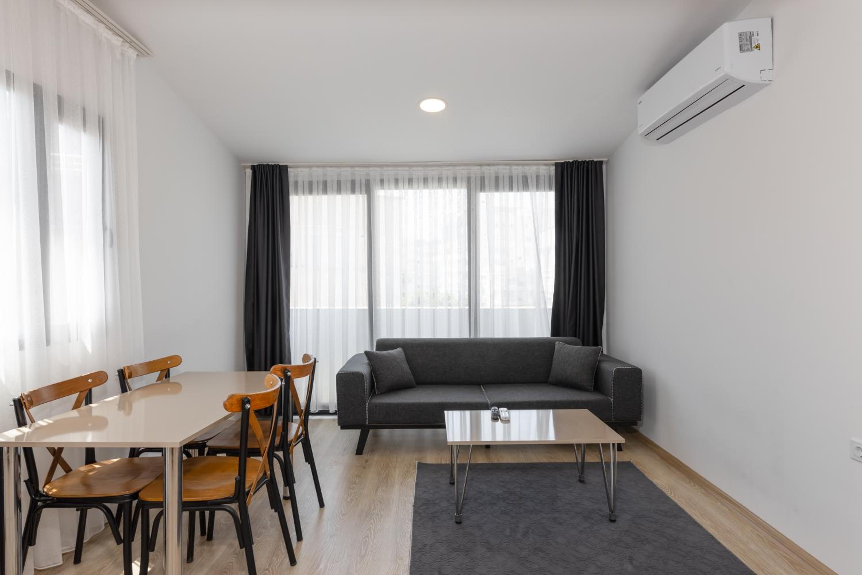 Deluxe Apartment