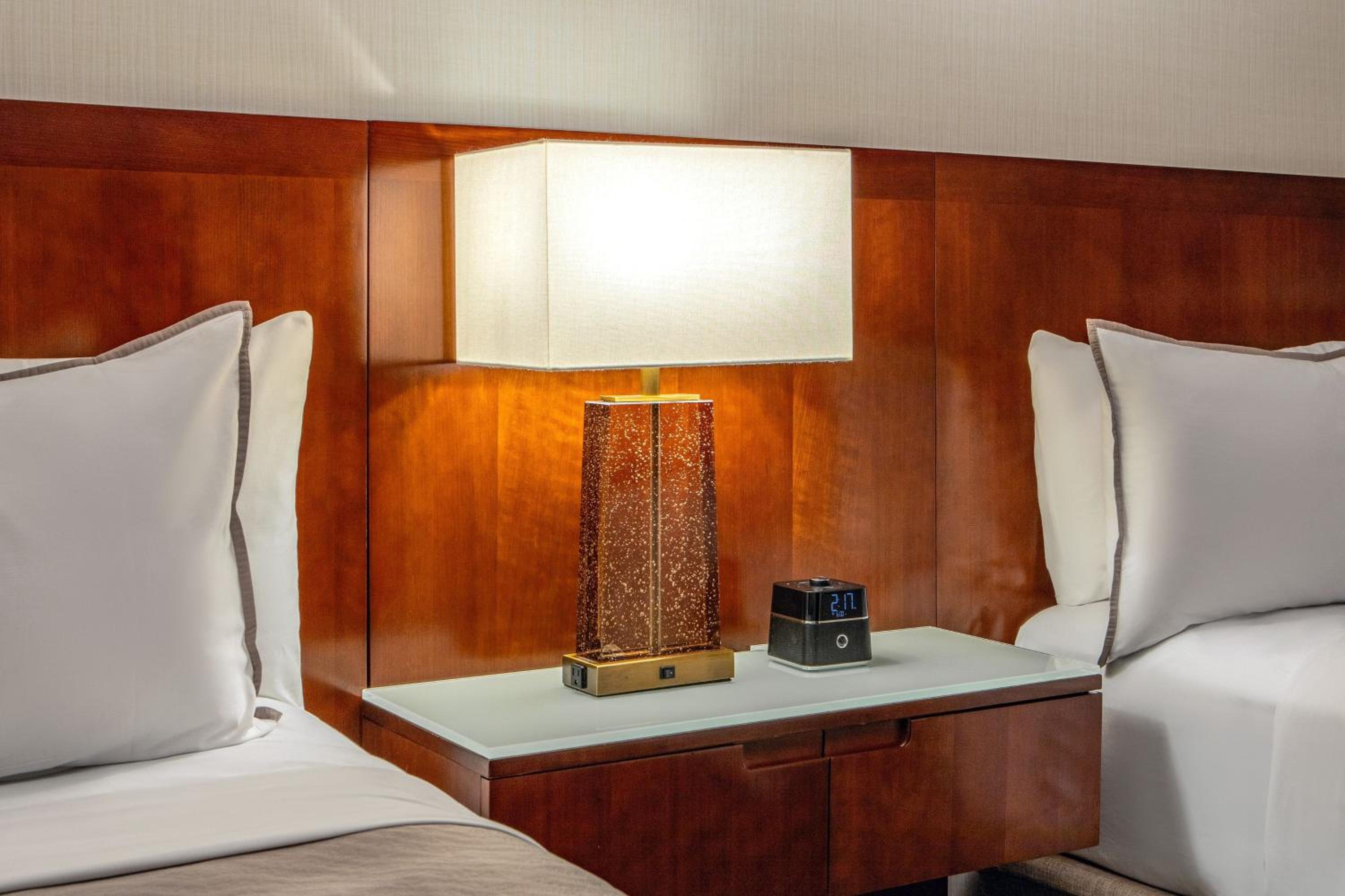 Traditional Double Room with Two Double Beds and Adapted Tub - Mobility and Hearing Accessible thumbnail 5