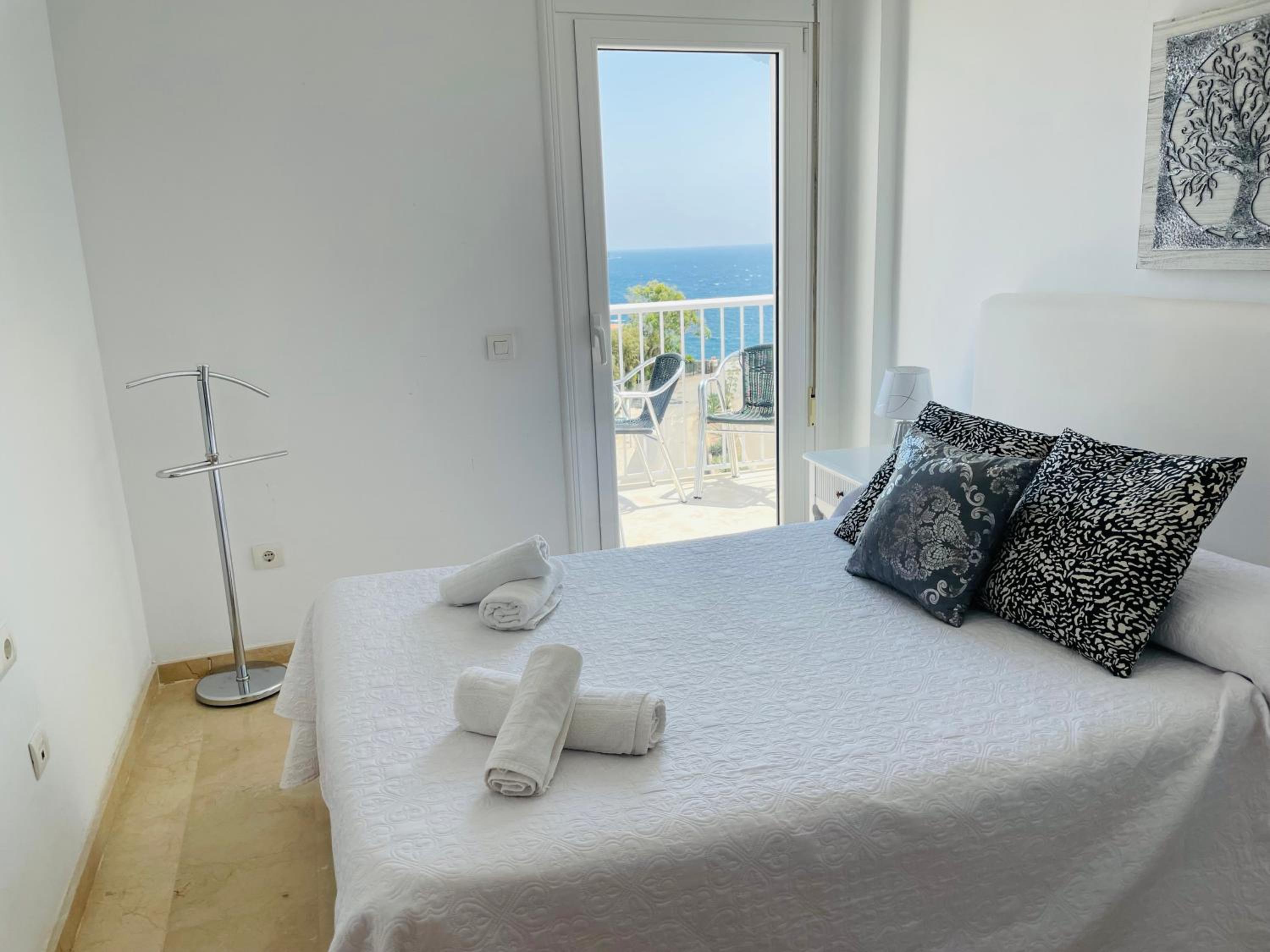 Apartment with Terrace and Sea View photo 3