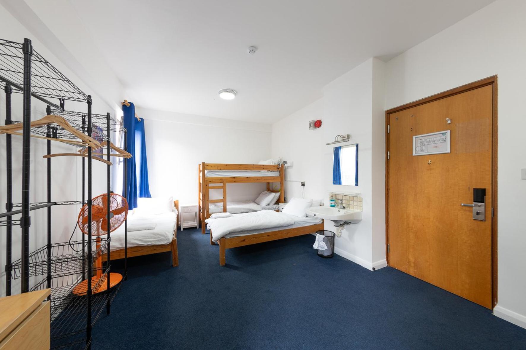 Bed in 7 Bed Female  Dormitory Room  photo 3