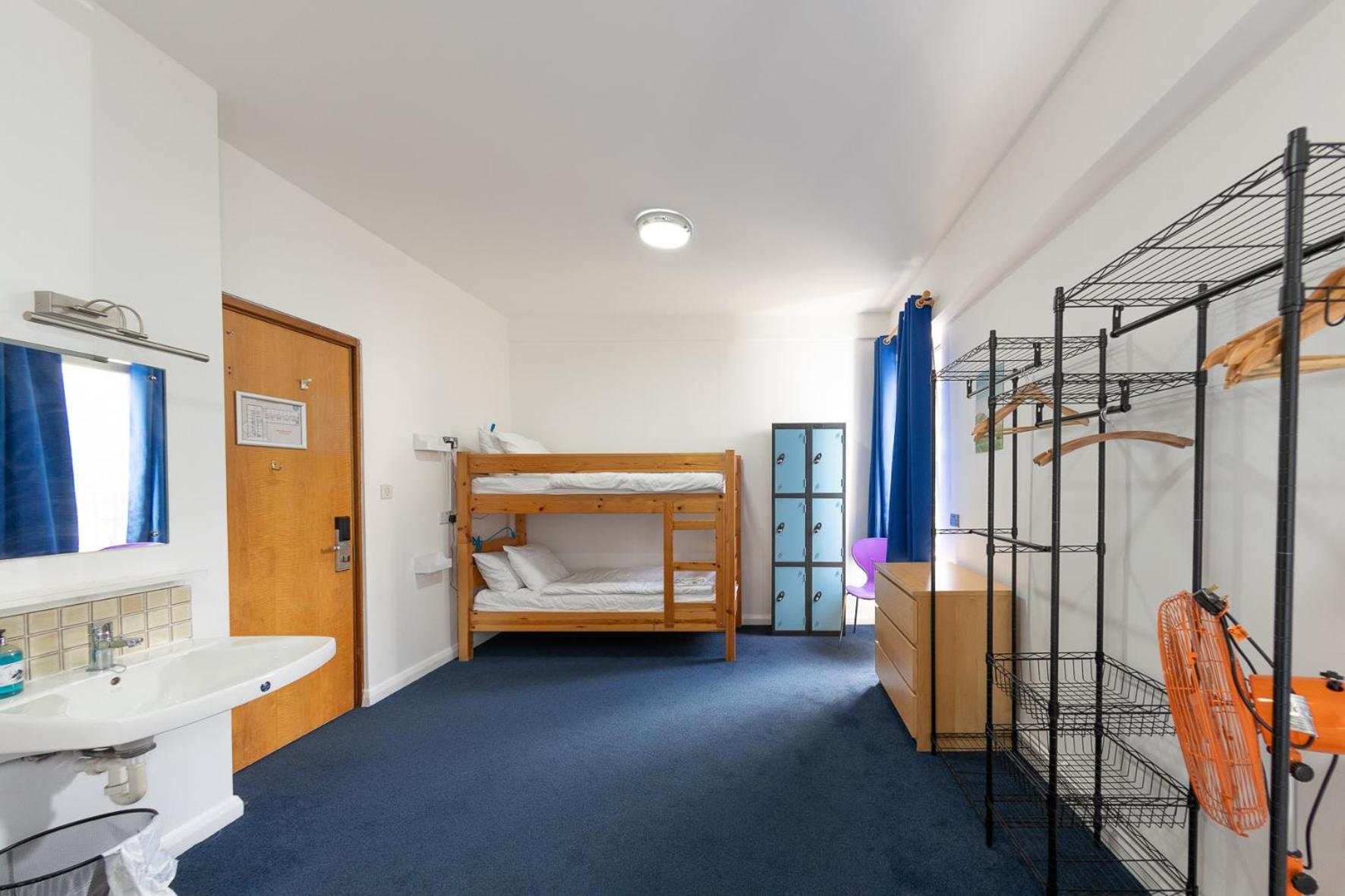 Bed in 7 Bed Female  Dormitory Room  photo 1