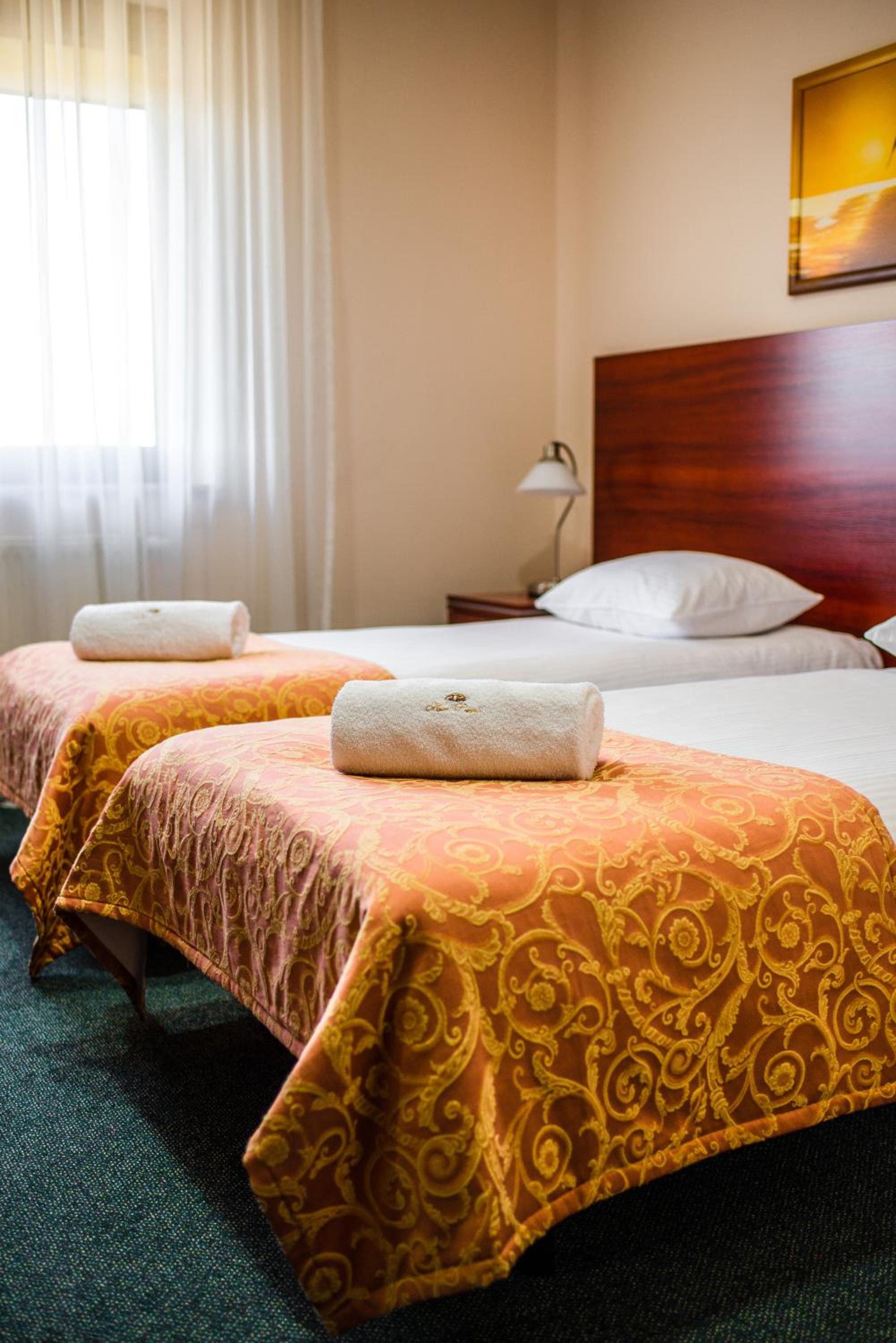Twin Room - Photo 8