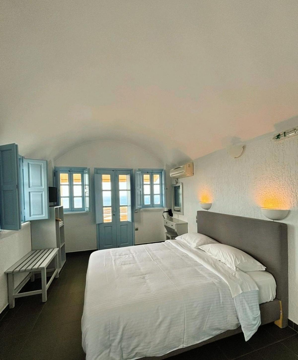 Double Room with Balcony and Sea View