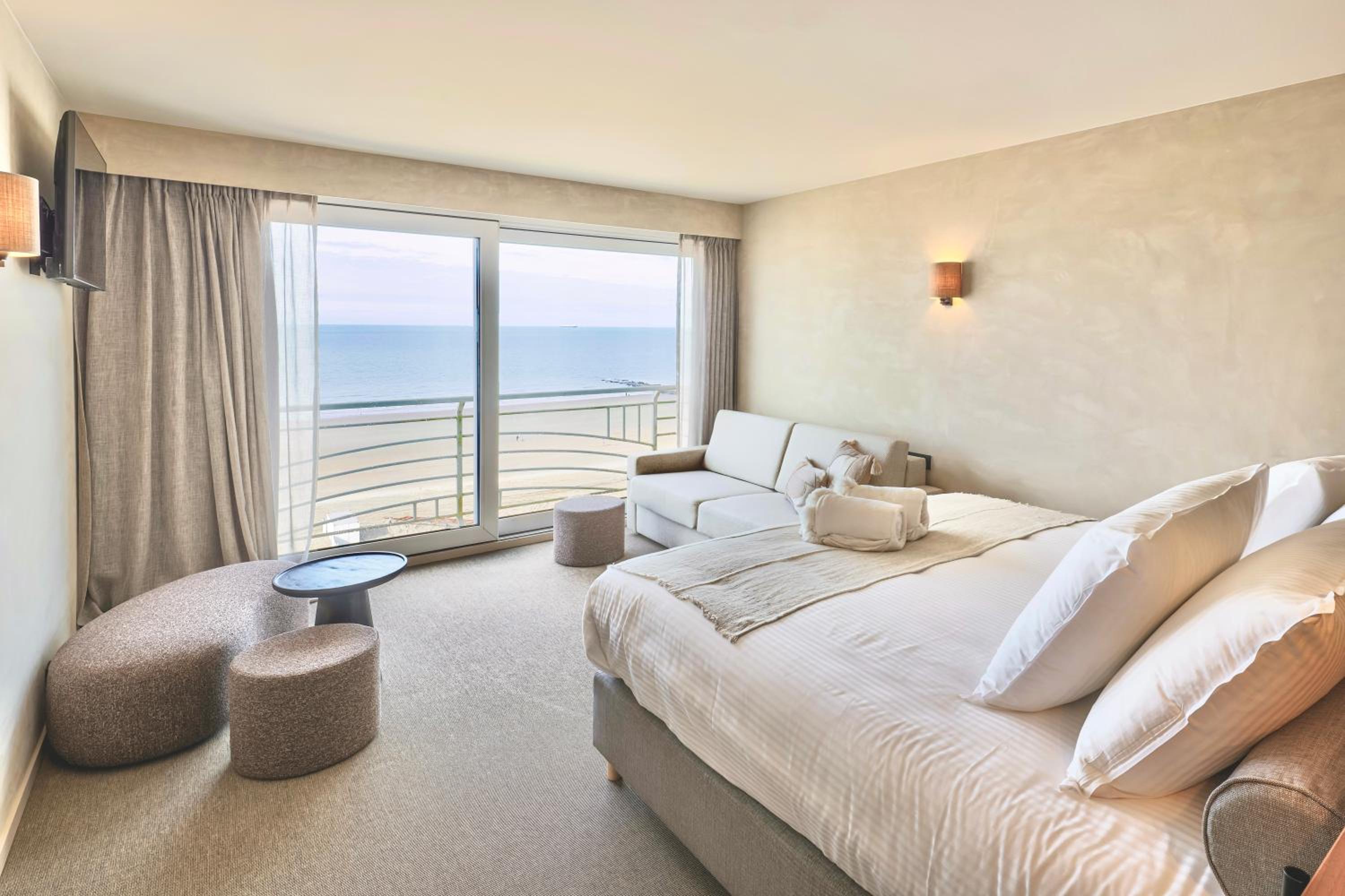 Deluxe Double Room with Sea View - Pet Free Room