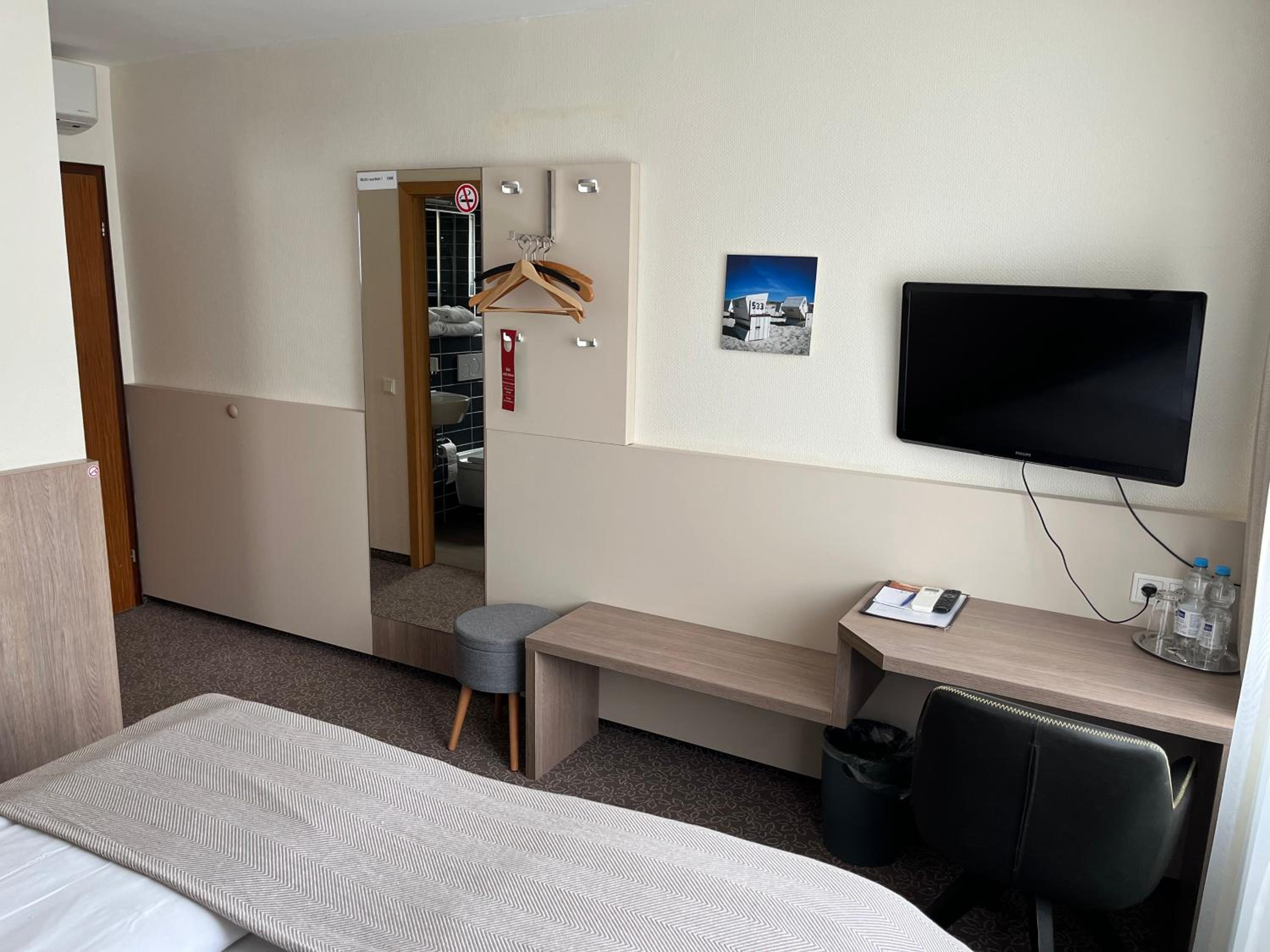 Double Room - Photo 10
