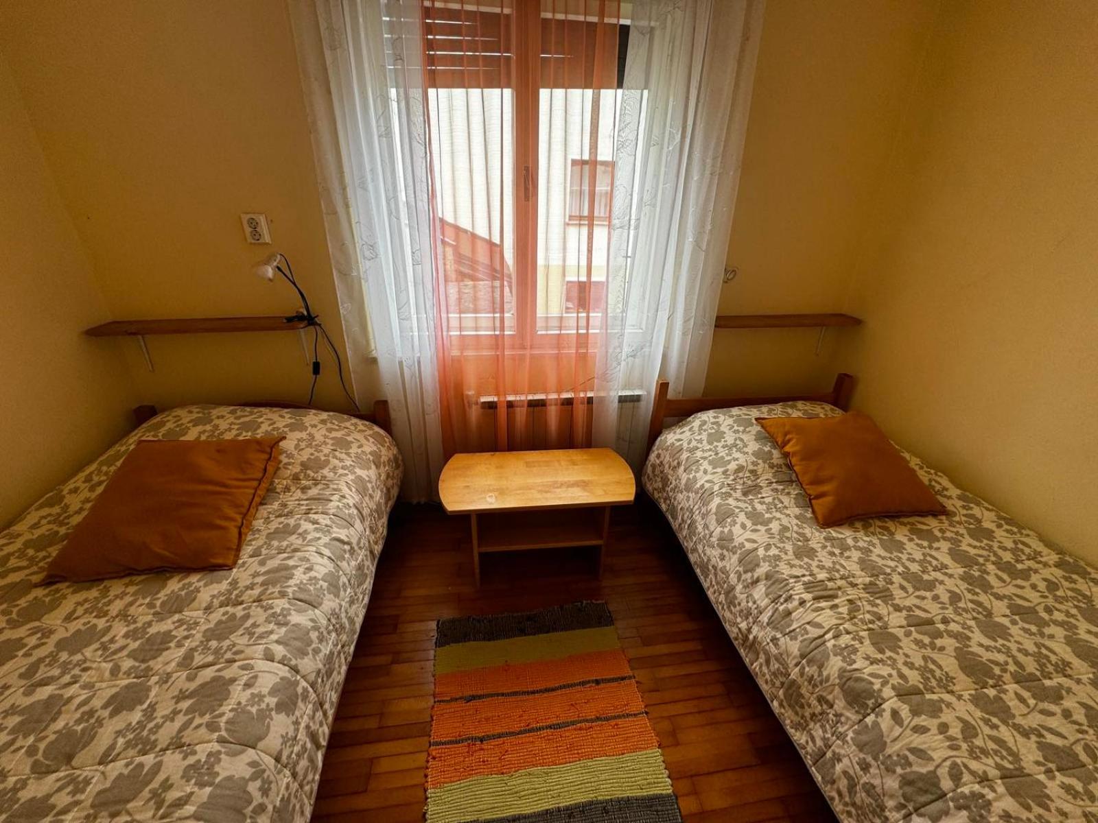 Studio Apartment with Balcony - Photo 7